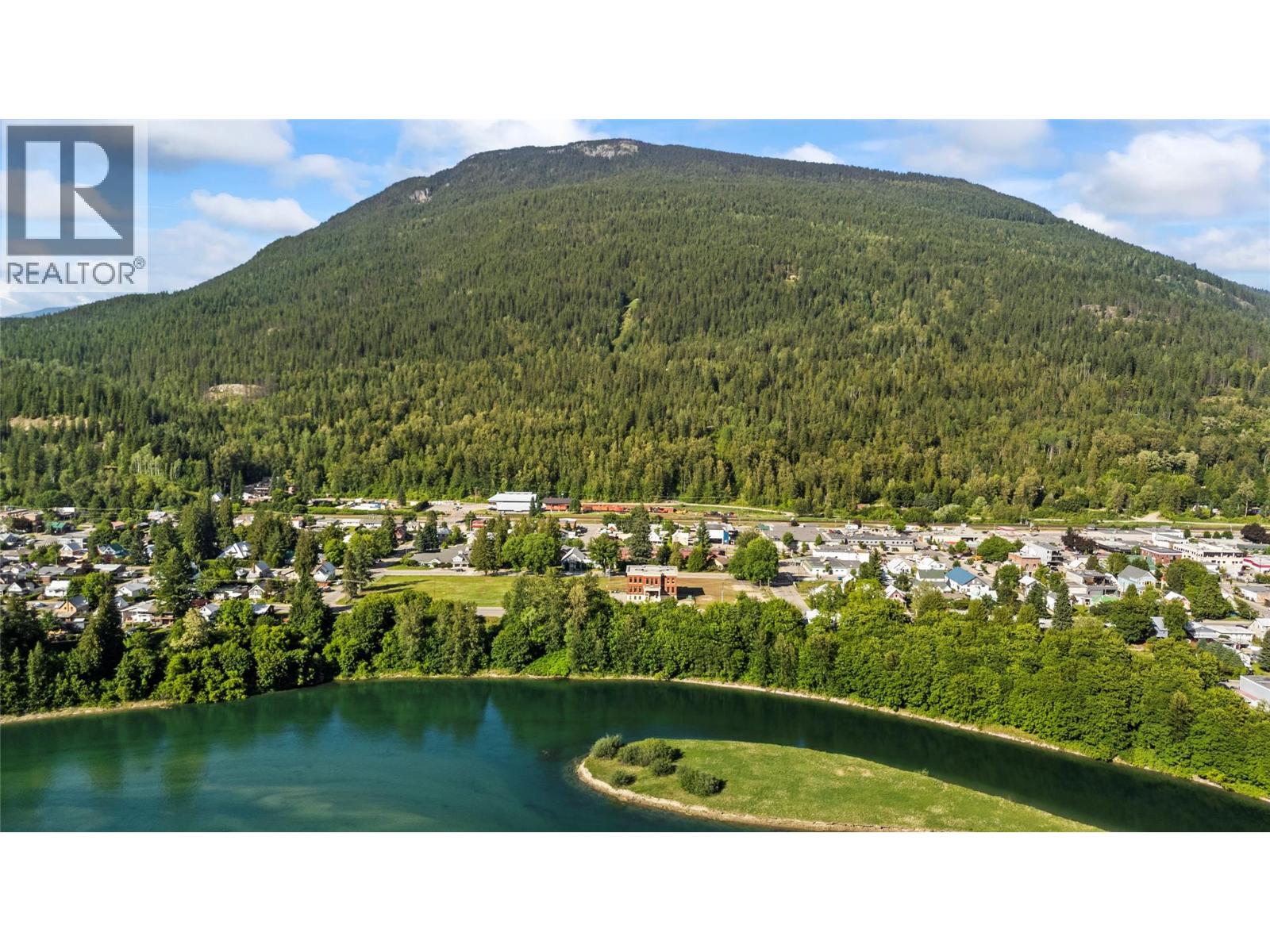 616 Third Street W, Revelstoke, British Columbia  V1E 0B4 - Photo 68 - 10352878