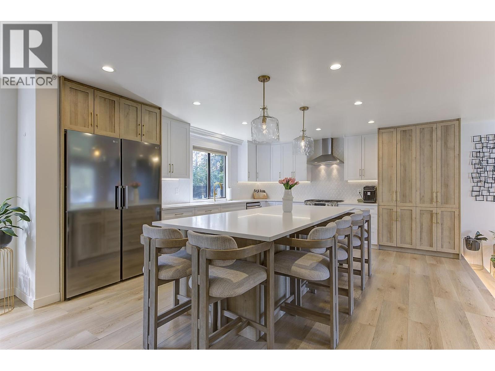 687 Barnaby Road, Kelowna, British Columbia  V1W 4N8 - Photo 11 - 10396384