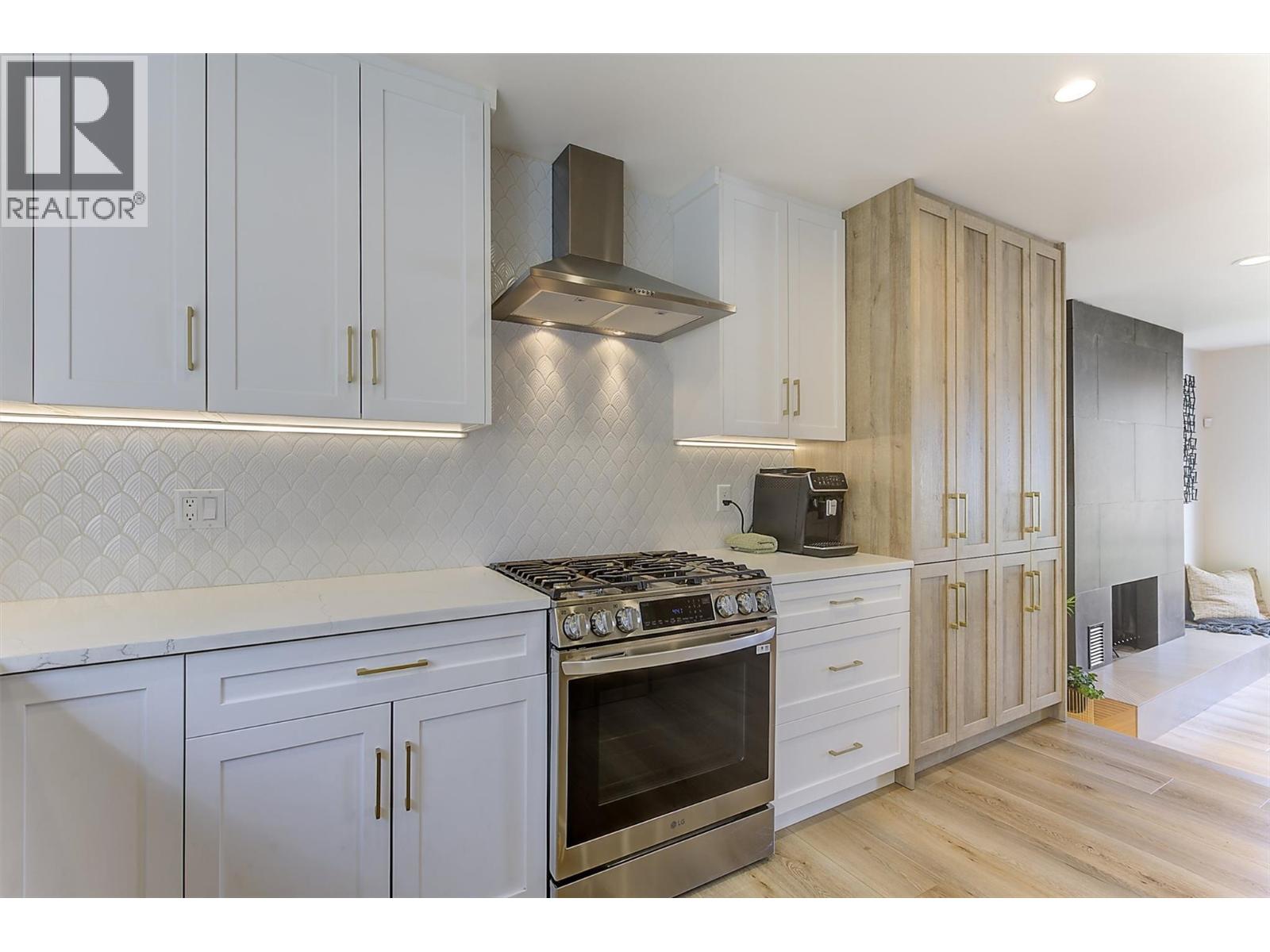 687 Barnaby Road, Kelowna, British Columbia  V1W 4N8 - Photo 13 - 10396384
