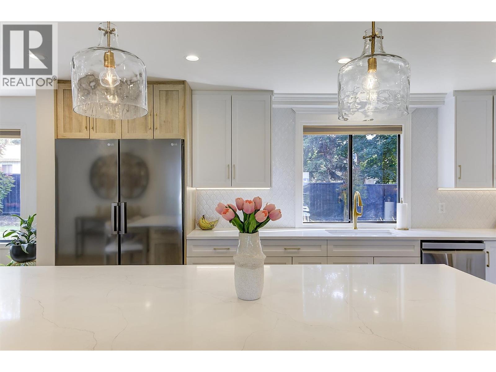 687 Barnaby Road, Kelowna, British Columbia  V1W 4N8 - Photo 18 - 10396384