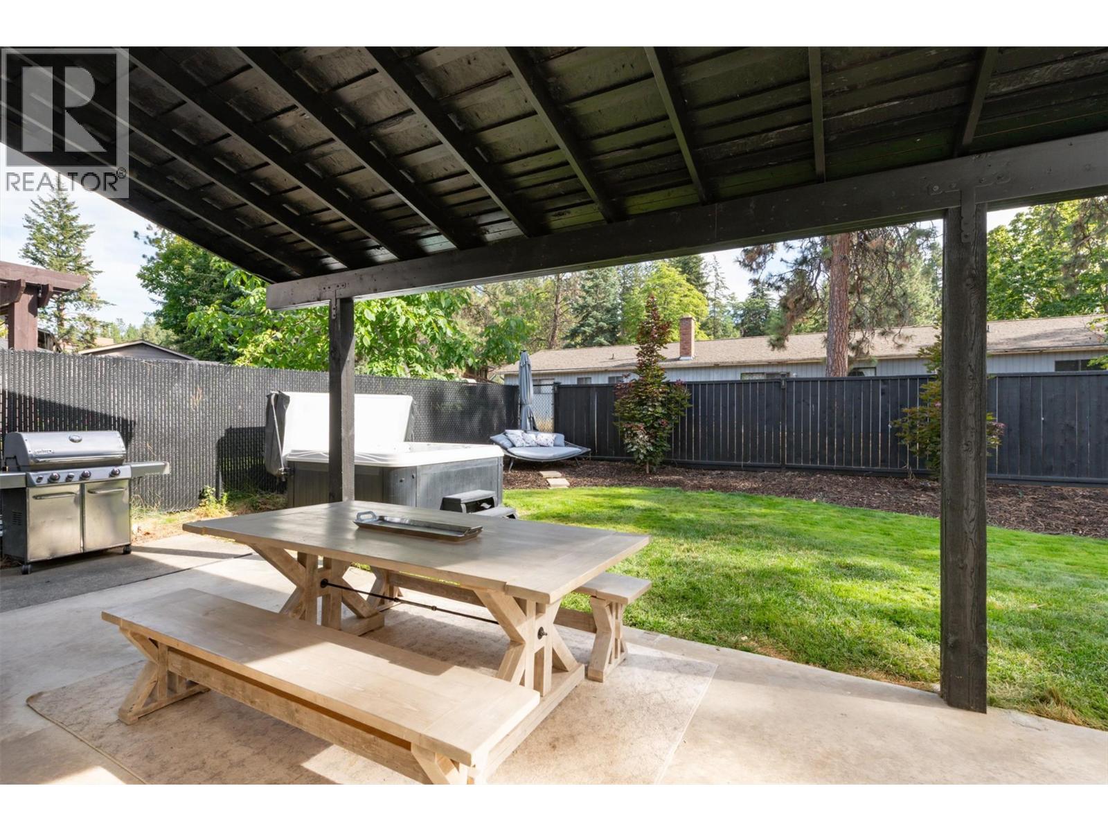 687 Barnaby Road, Kelowna, British Columbia  V1W 4N8 - Photo 23 - 10396384
