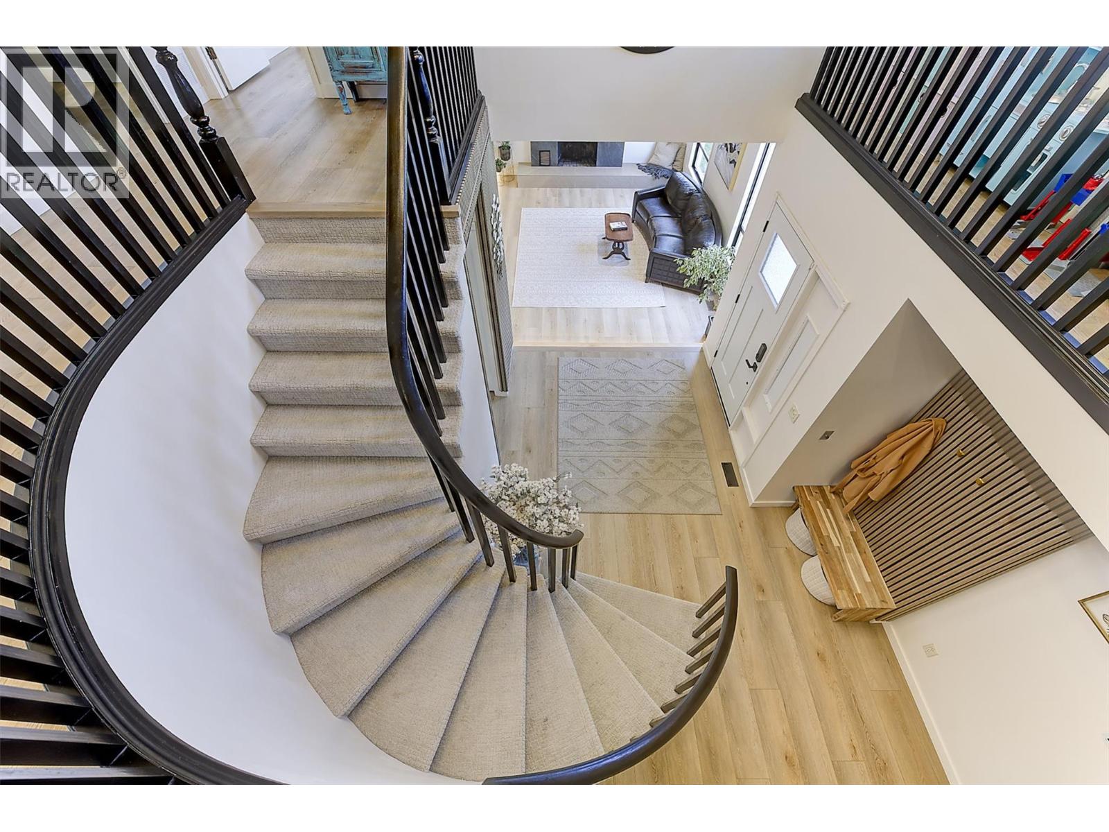 687 Barnaby Road, Kelowna, British Columbia  V1W 4N8 - Photo 30 - 10396384