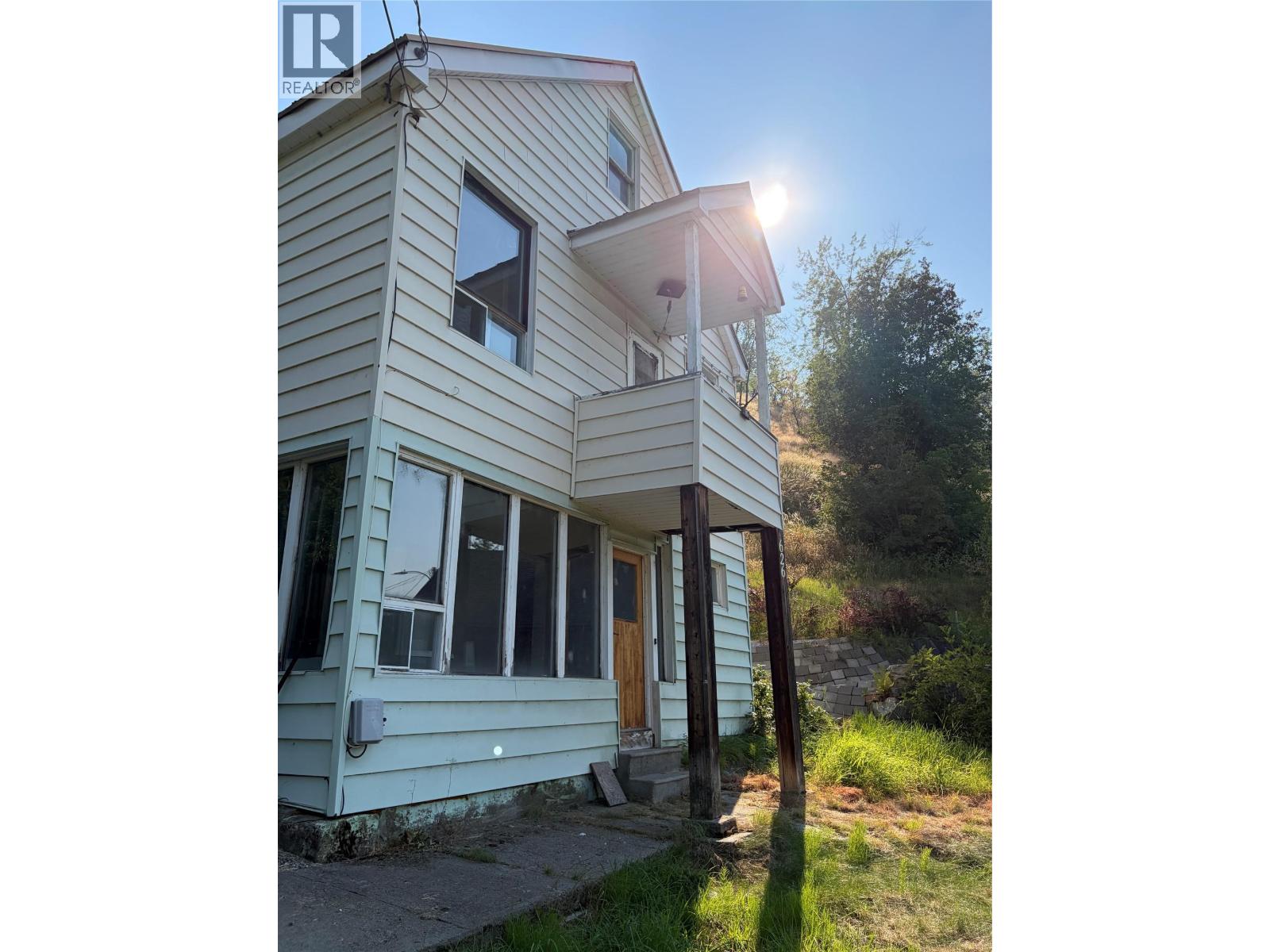 626 Hendry Street, Trail, British Columbia  V1R 3J3 - Photo 1 - 10395887