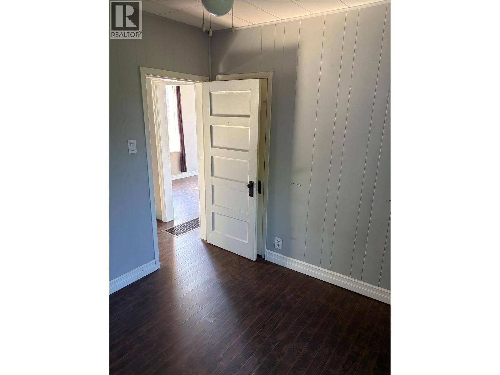 626 Hendry Street, Trail, British Columbia  V1R 3J3 - Photo 11 - 10395887