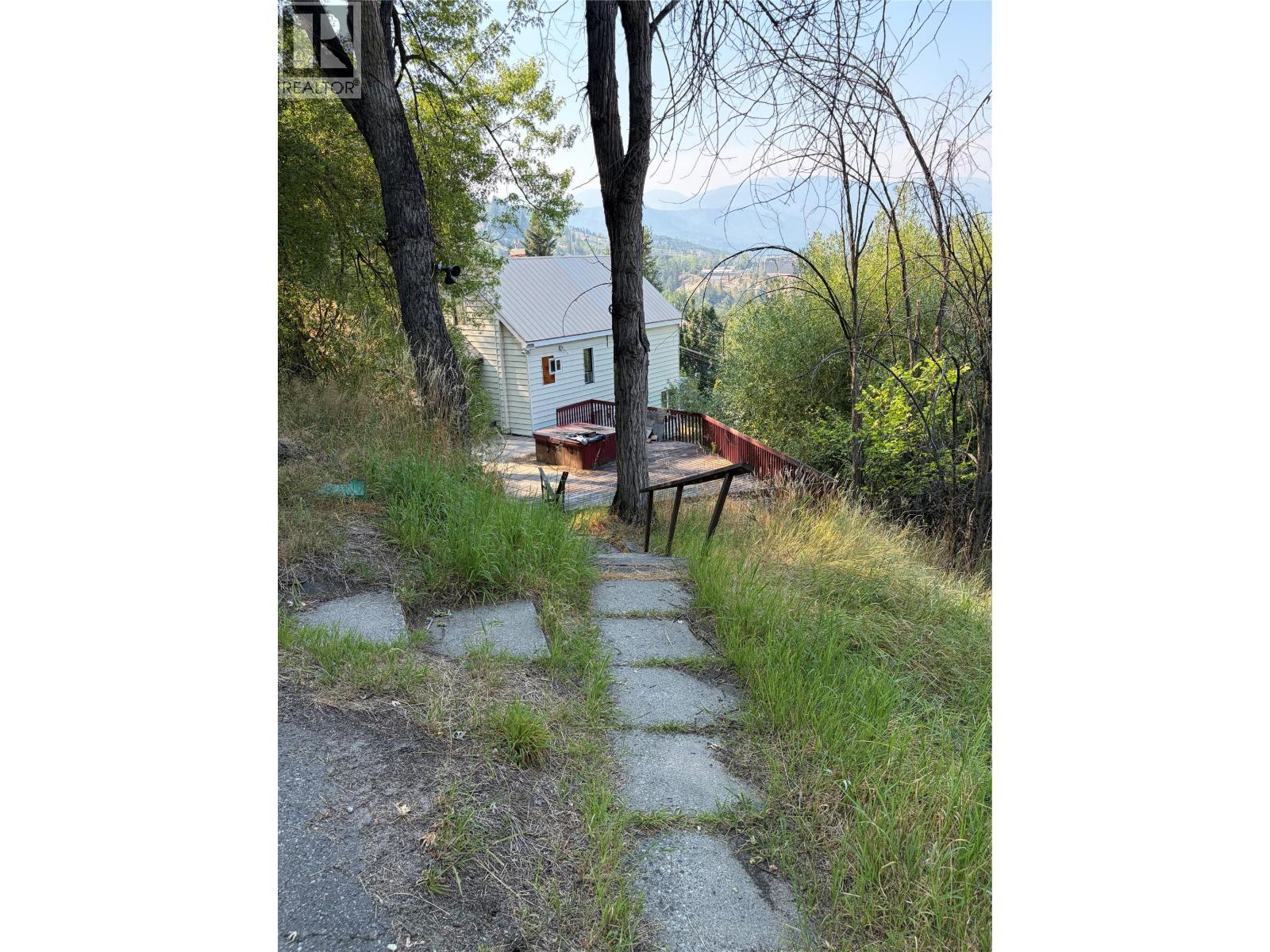 626 Hendry Street, Trail, British Columbia  V1R 3J3 - Photo 37 - 10395887