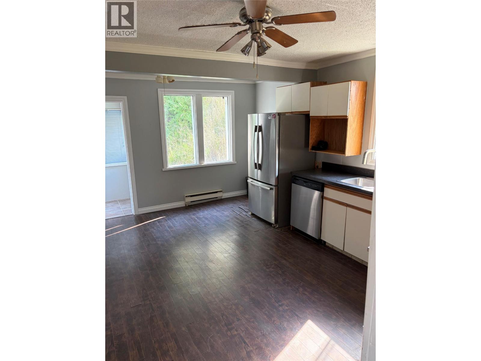 626 Hendry Street, Trail, British Columbia  V1R 3J3 - Photo 6 - 10395887