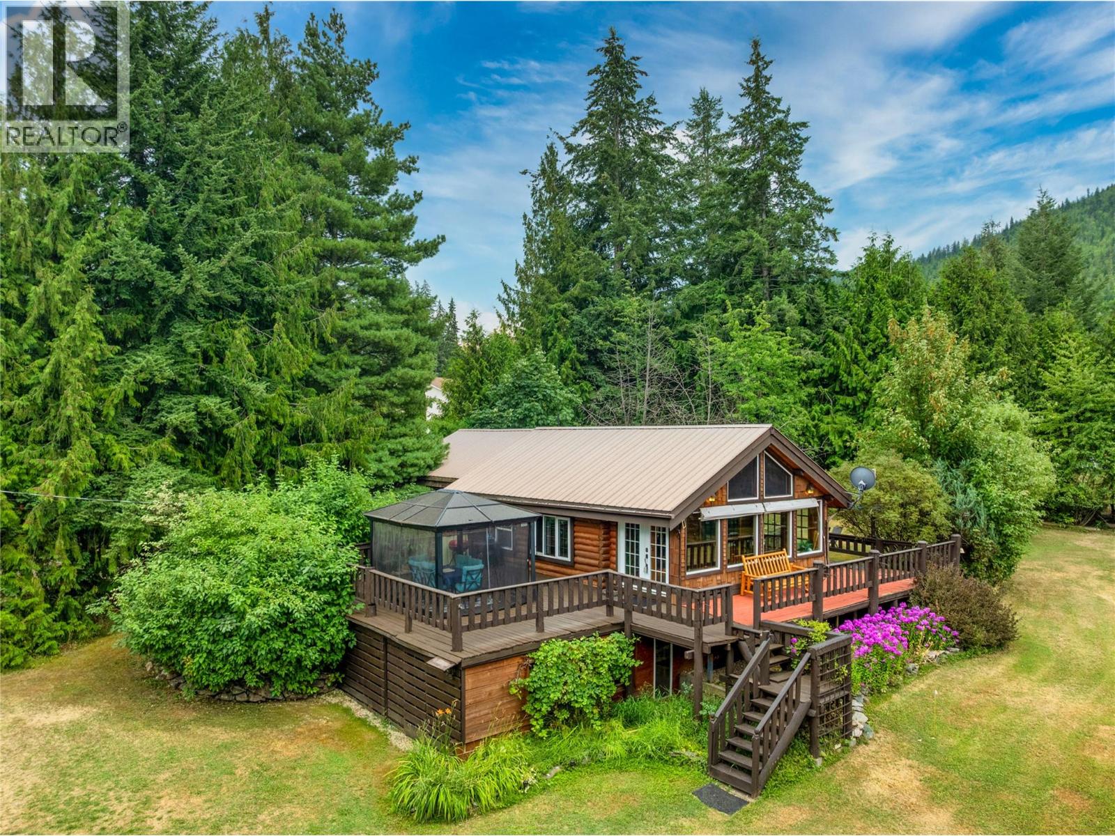 4061 Torry Road, Eagle Bay, British Columbia  V0E 1T0 - Photo 3 - 10395617