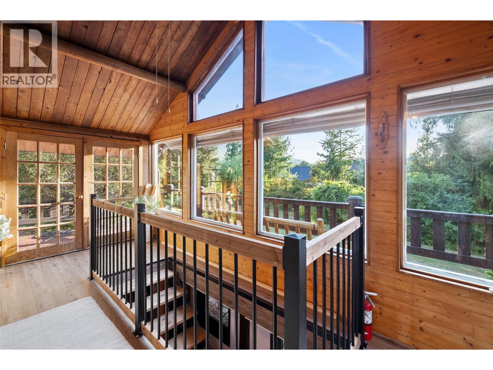 4061 Torry Road, Eagle Bay, British Columbia  V0E 1T0 - Photo 4 - 10395617