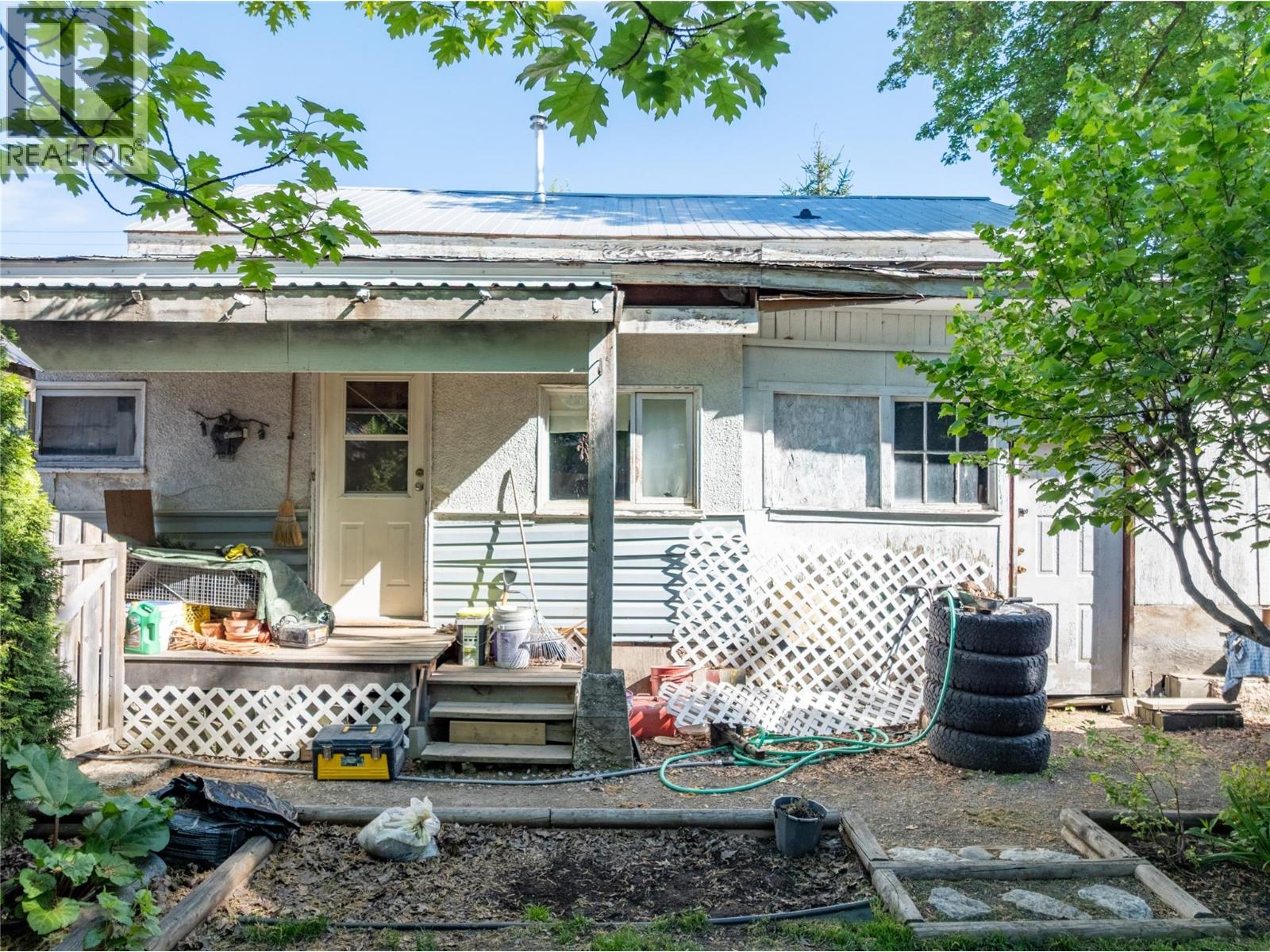 704 Knight Avenue, Enderby, British Columbia  V0E 1V0 - Photo 17 - 10396492