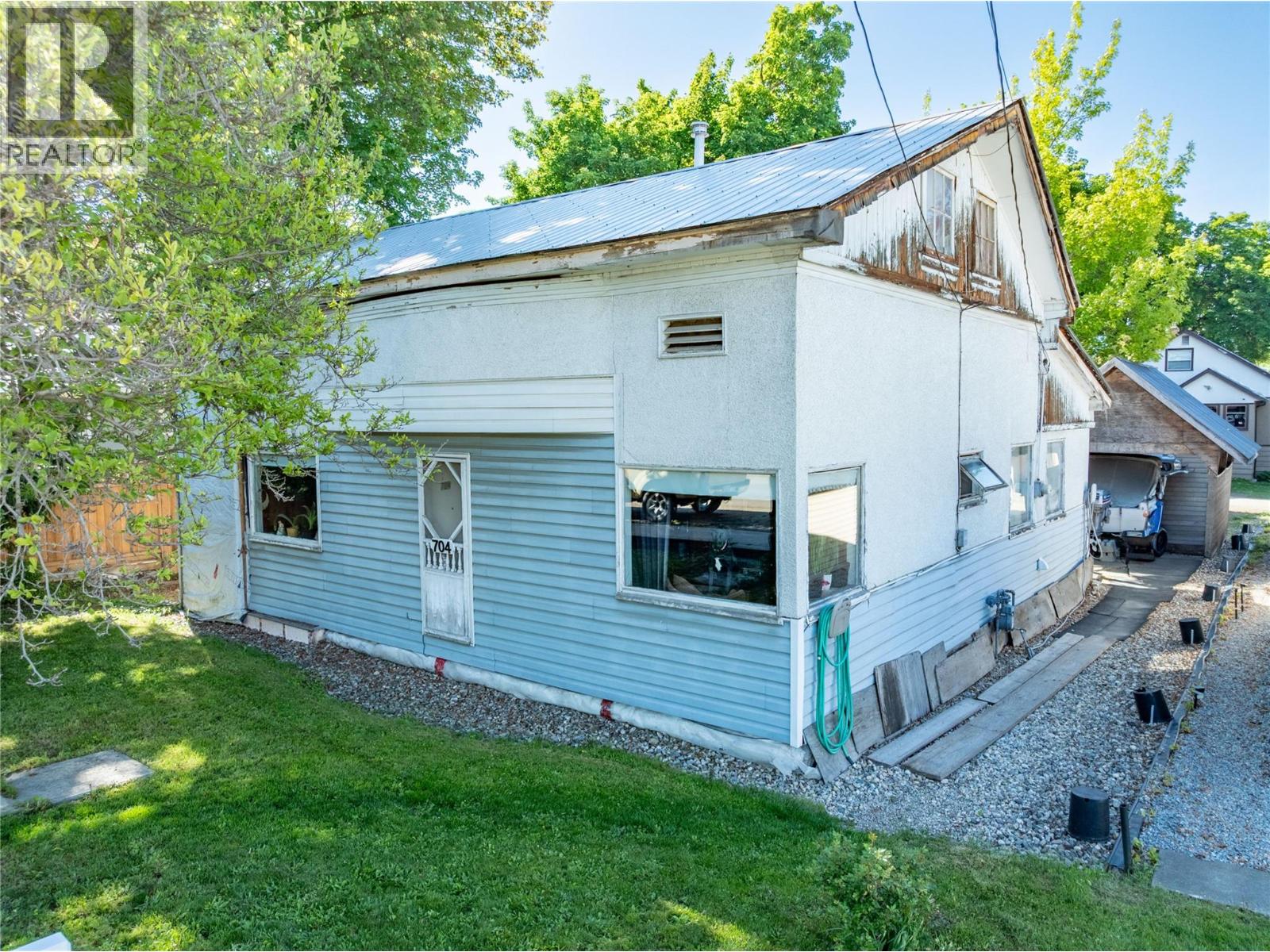 704 Knight Avenue, Enderby, British Columbia  V0E 1V0 - Photo 7 - 10396492