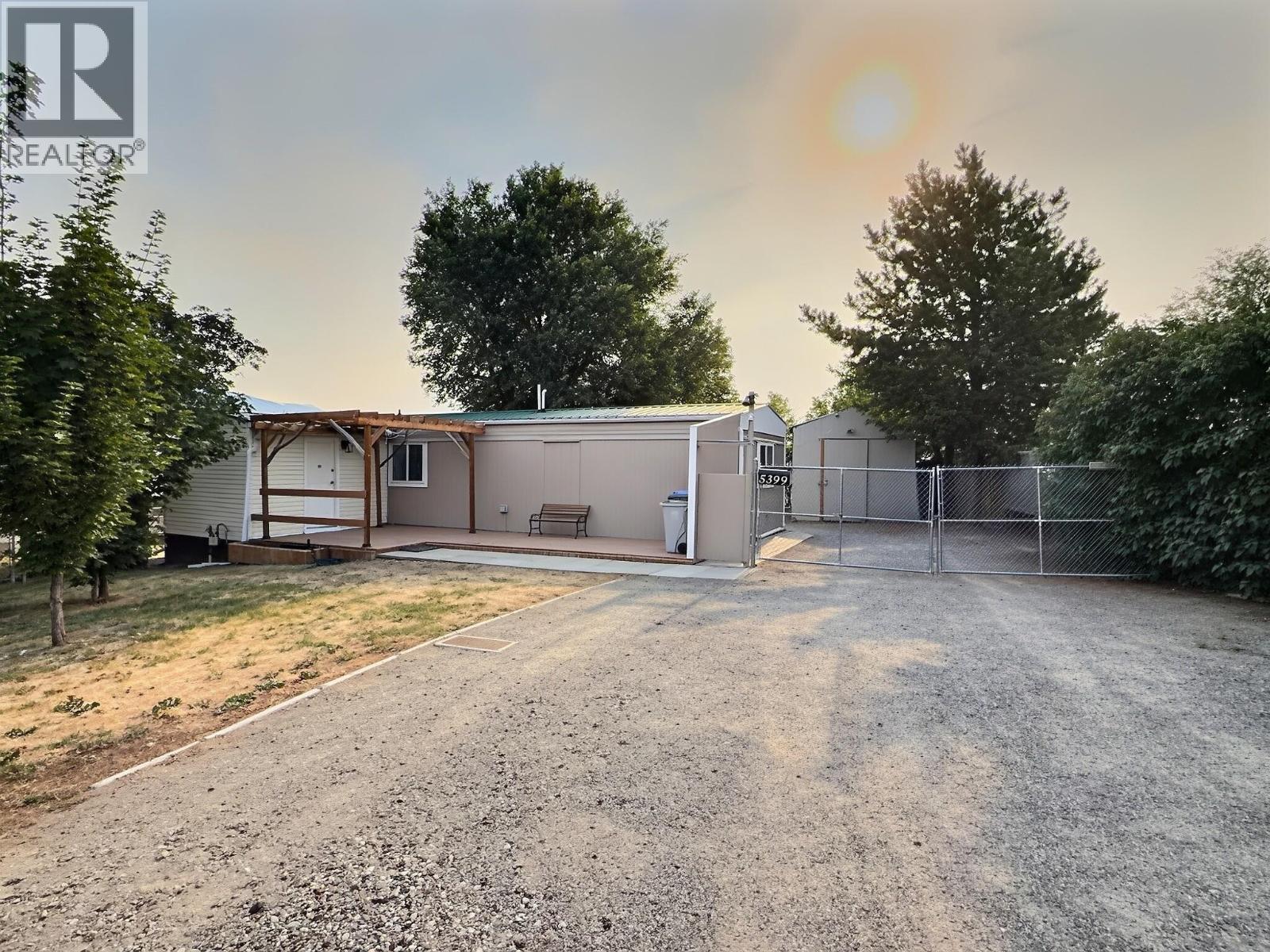 5399 Shelly Drive, Kamloops, British Columbia  V2C 5A7 - Photo 1 - 10396372