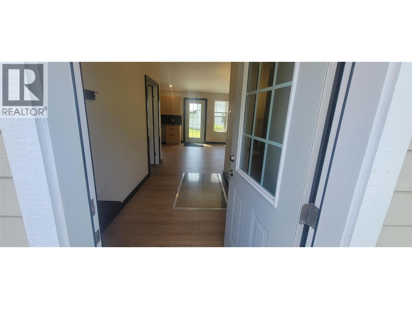 611 Casley Court Unit# 3, New Denver, British Columbia  V0G 1S1 - Photo 2 - 10396221