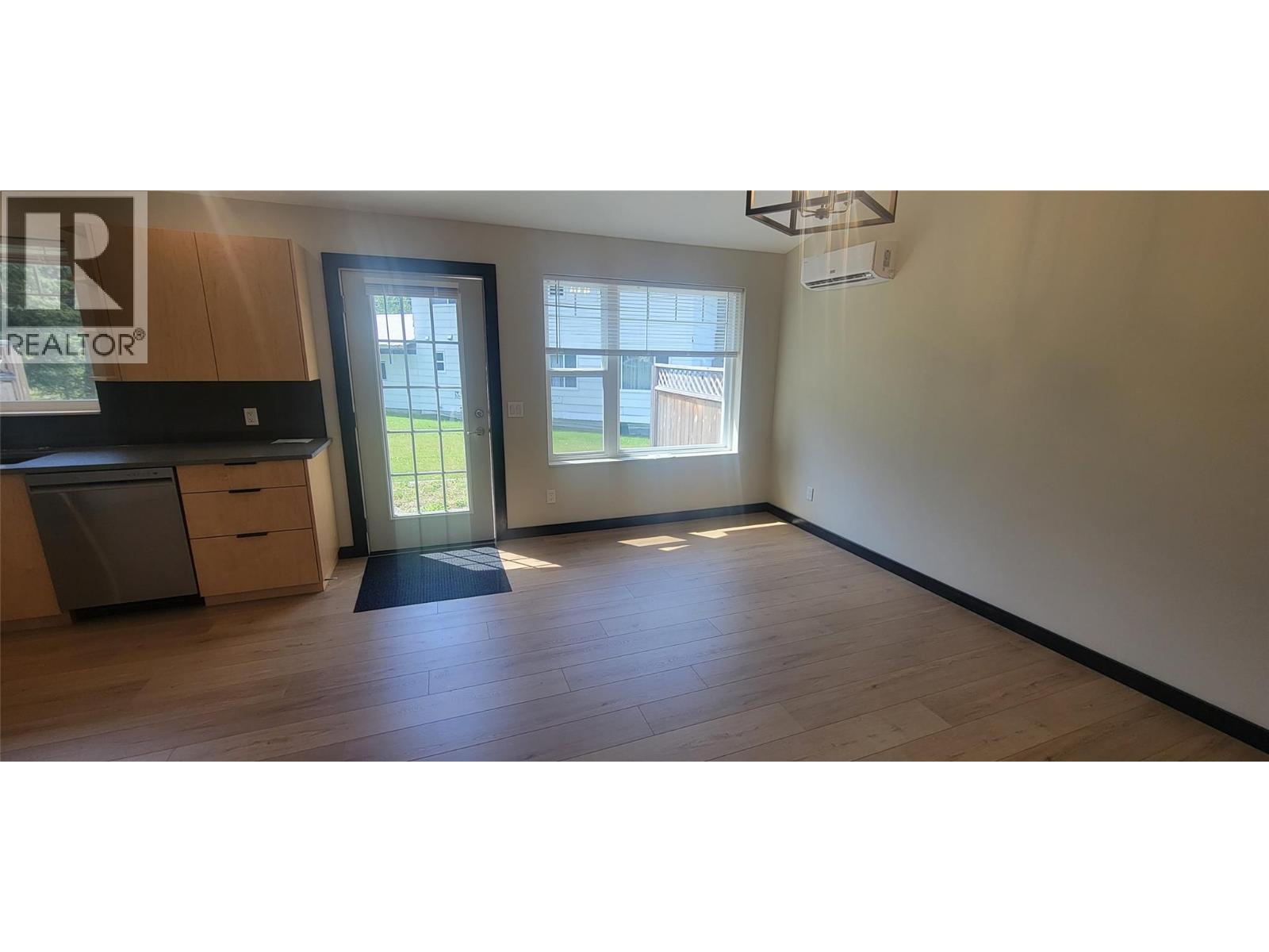 611 Casley Court Unit# 3, New Denver, British Columbia  V0G 1S1 - Photo 4 - 10396221