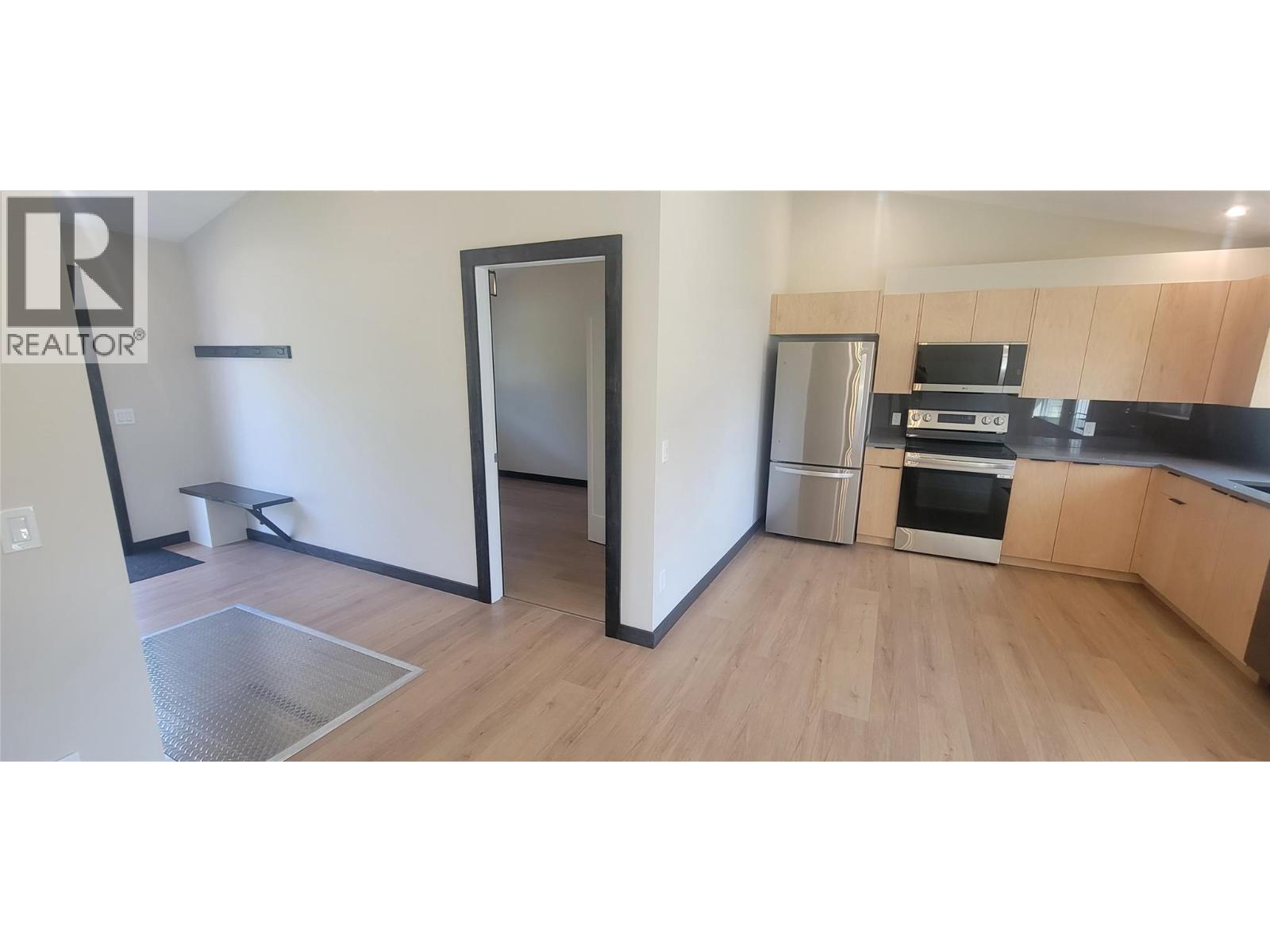 611 Casley Court Unit# 3, New Denver, British Columbia  V0G 1S1 - Photo 6 - 10396221