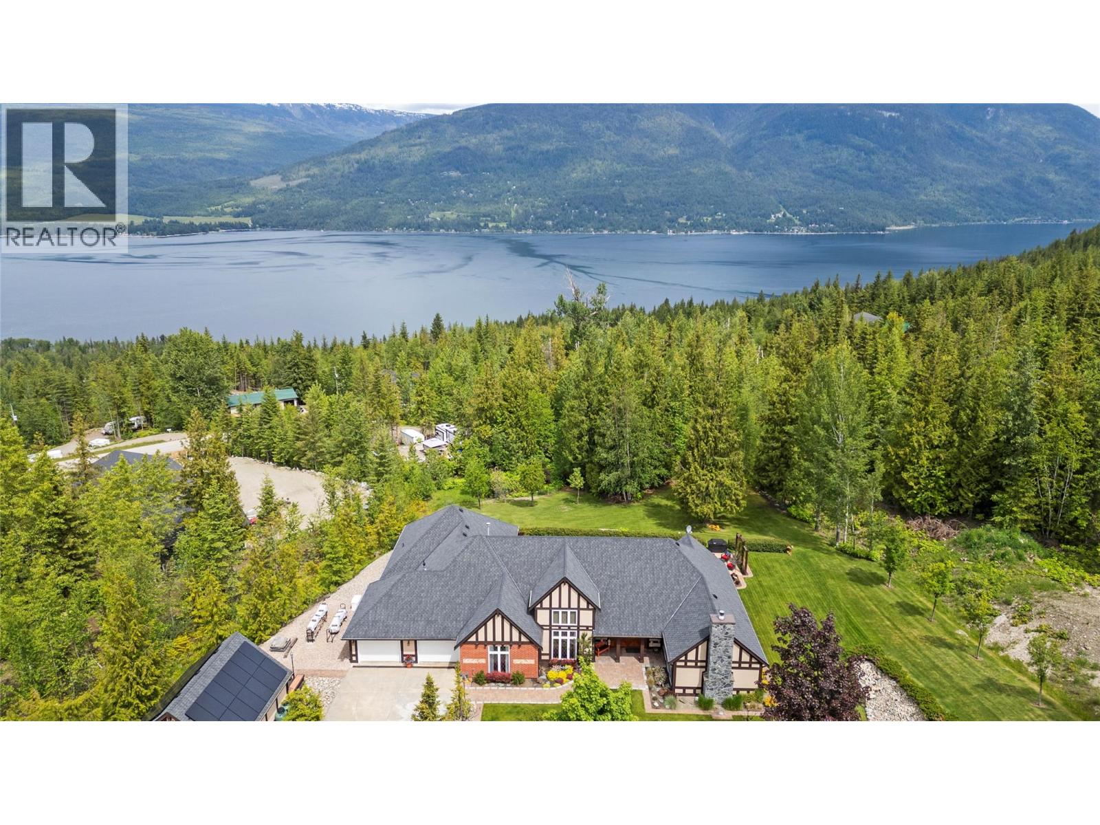 5121 Ivy Road, Eagle Bay, British Columbia  V0E 1T0 - Photo 3 - 10396229