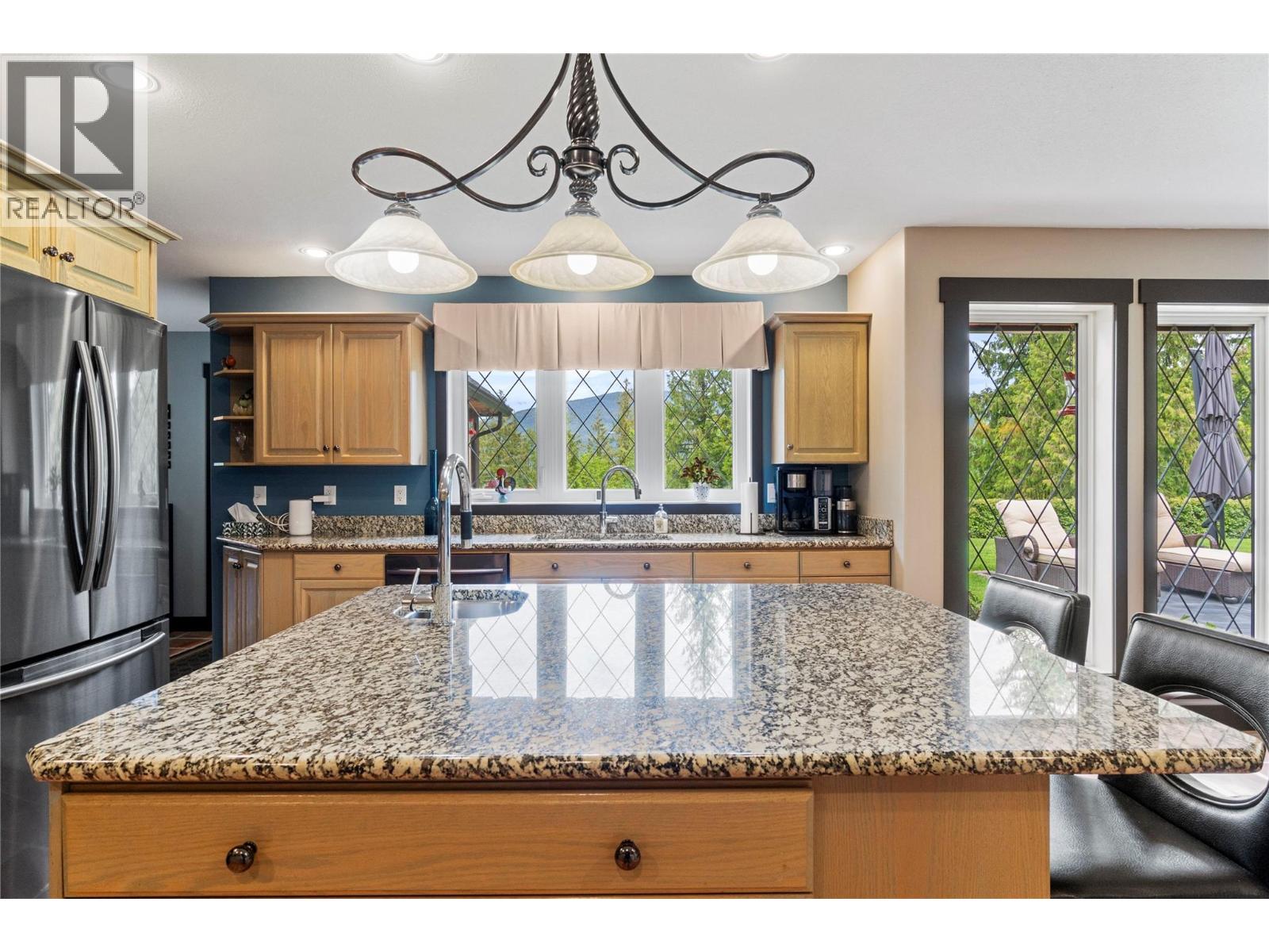 5121 Ivy Road, Eagle Bay, British Columbia  V0E 1T0 - Photo 43 - 10396229