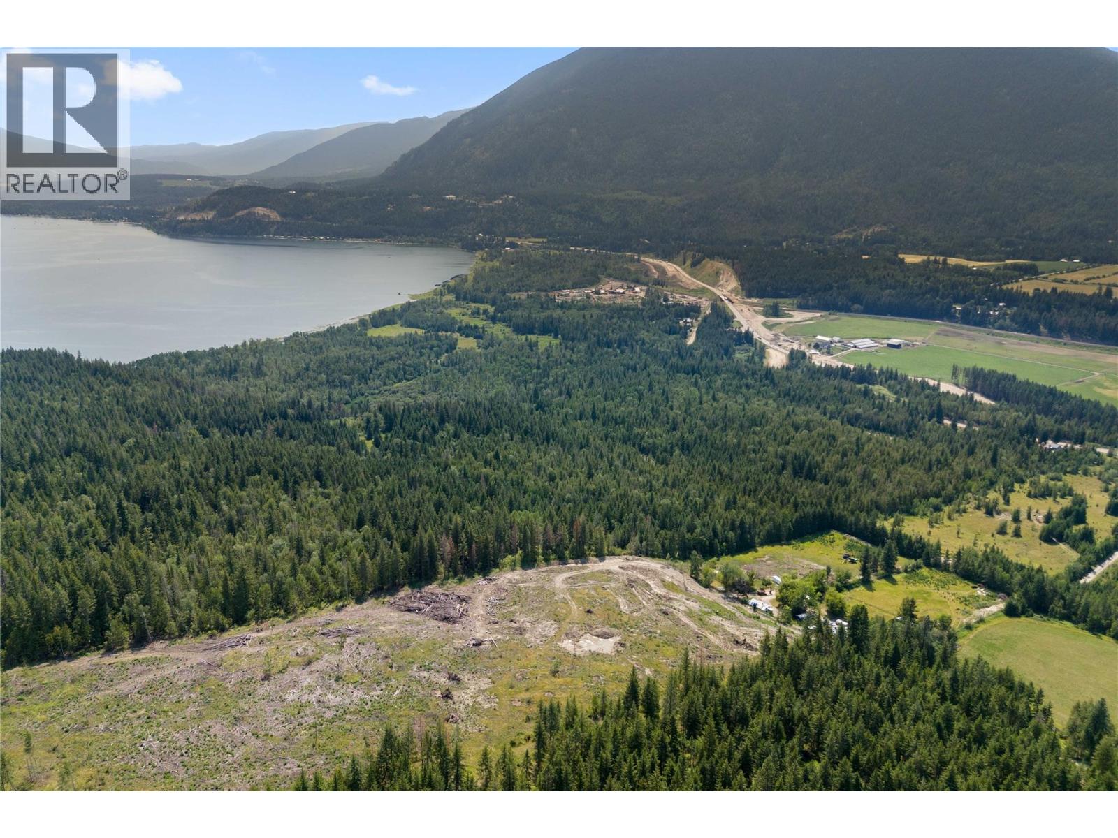 3311 Colton Road, Tappen, British Columbia  V0E 2X1 - Photo 3 - 10395998