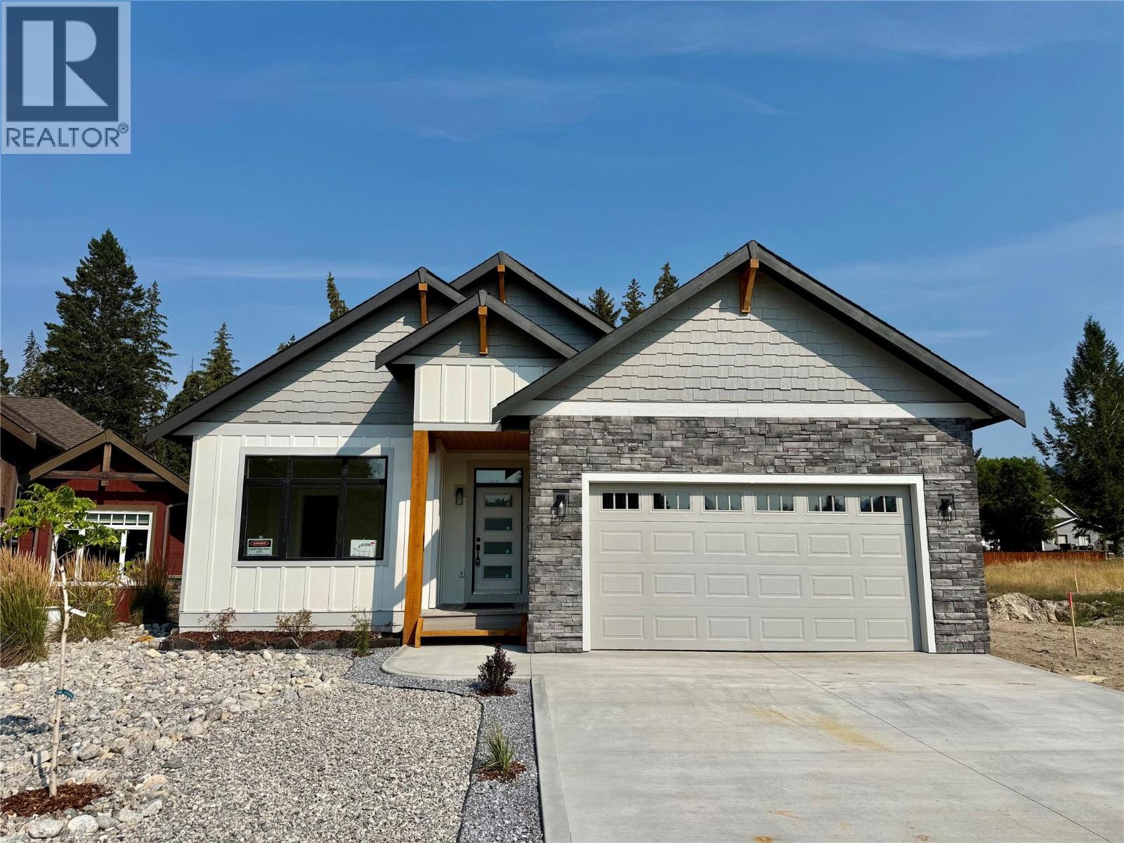 1814 Foxwood Trail, Windermere, British Columbia  V0B 2L2 - Photo 1 - 10396447