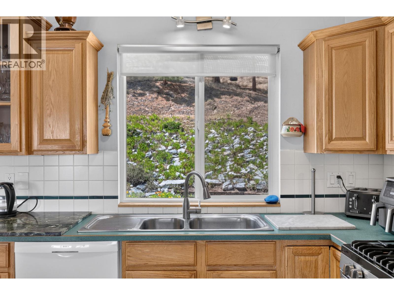 5868 Macgregor Road, Peachland, British Columbia  V0H 1X4 - Photo 13 - 10395254