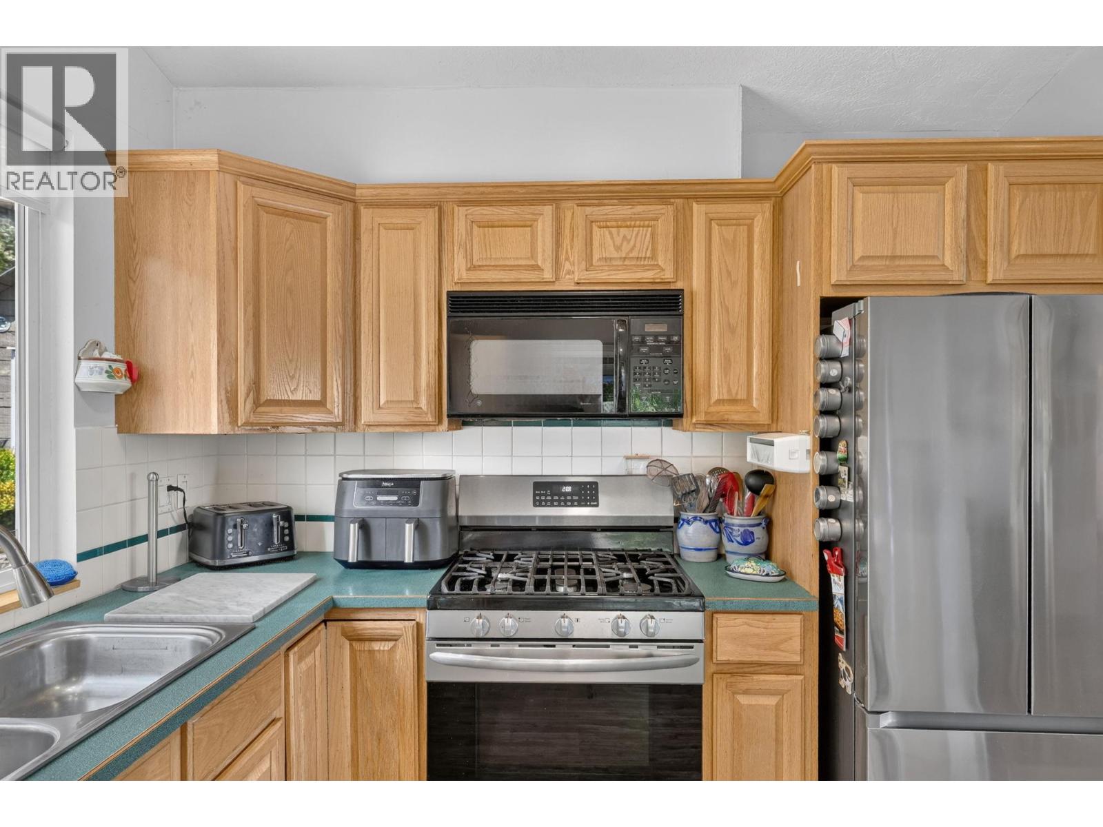 5868 Macgregor Road, Peachland, British Columbia  V0H 1X4 - Photo 14 - 10395254