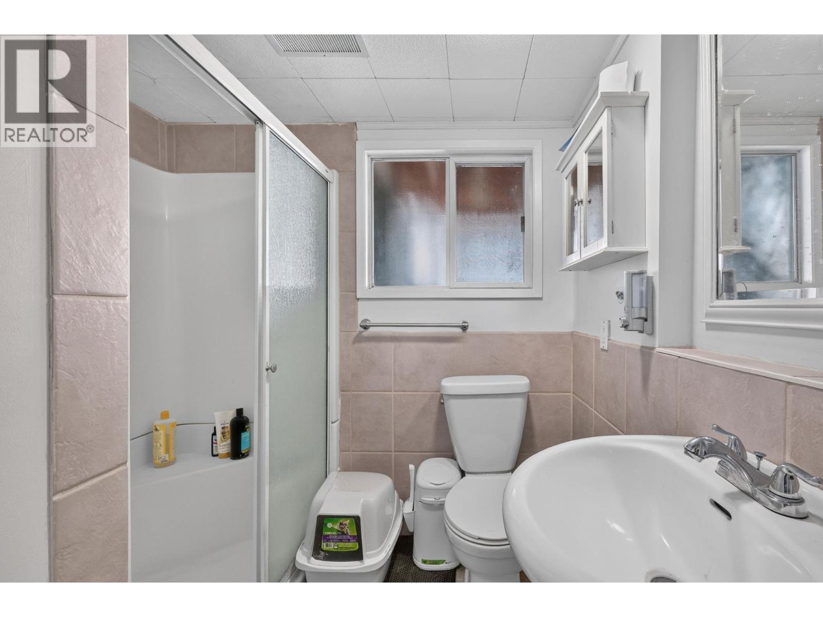 5868 Macgregor Road, Peachland, British Columbia  V0H 1X4 - Photo 34 - 10395254