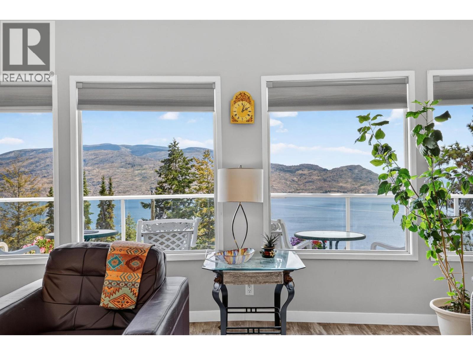 5868 Macgregor Road, Peachland, British Columbia  V0H 1X4 - Photo 8 - 10395254
