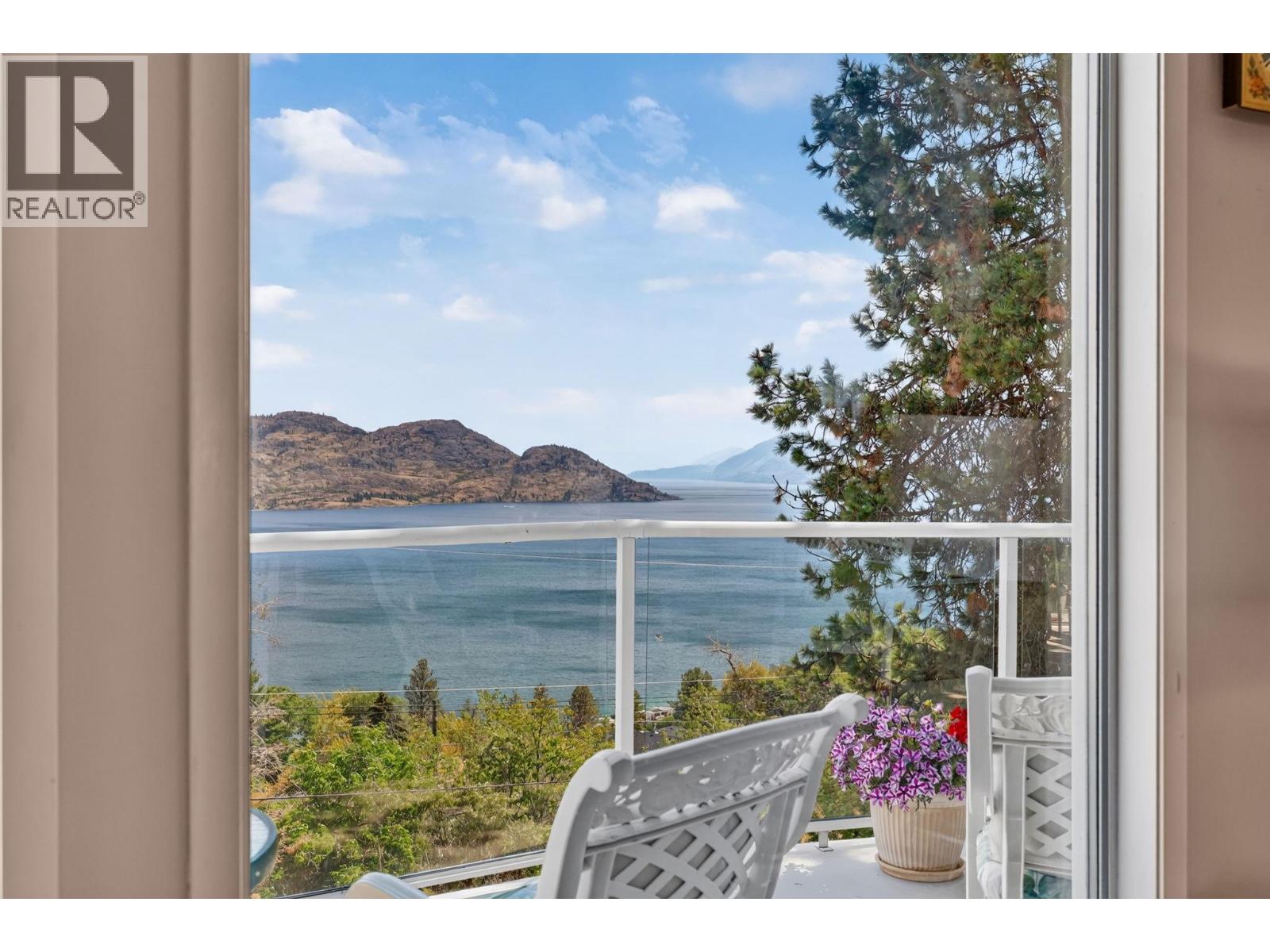 5868 Macgregor Road, Peachland, British Columbia  V0H 1X4 - Photo 9 - 10395254