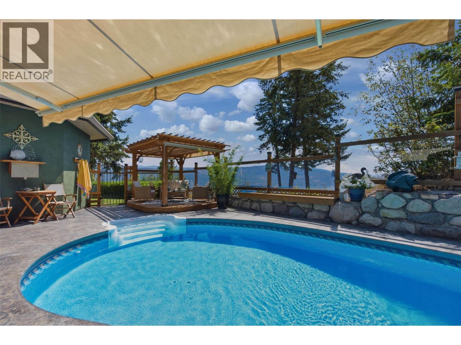 594 Mountain Drive, Vernon, British Columbia  V1H 2B7 - Photo 2 - 10395204