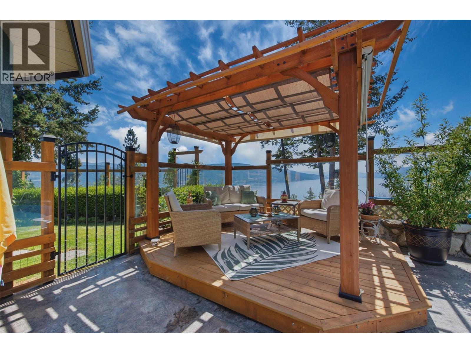 594 Mountain Drive, Vernon, British Columbia  V1H 2B7 - Photo 3 - 10395204