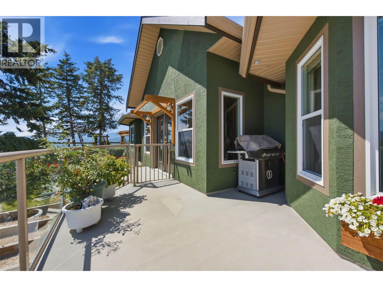 594 Mountain Drive, Vernon, British Columbia  V1H 2B7 - Photo 38 - 10395204