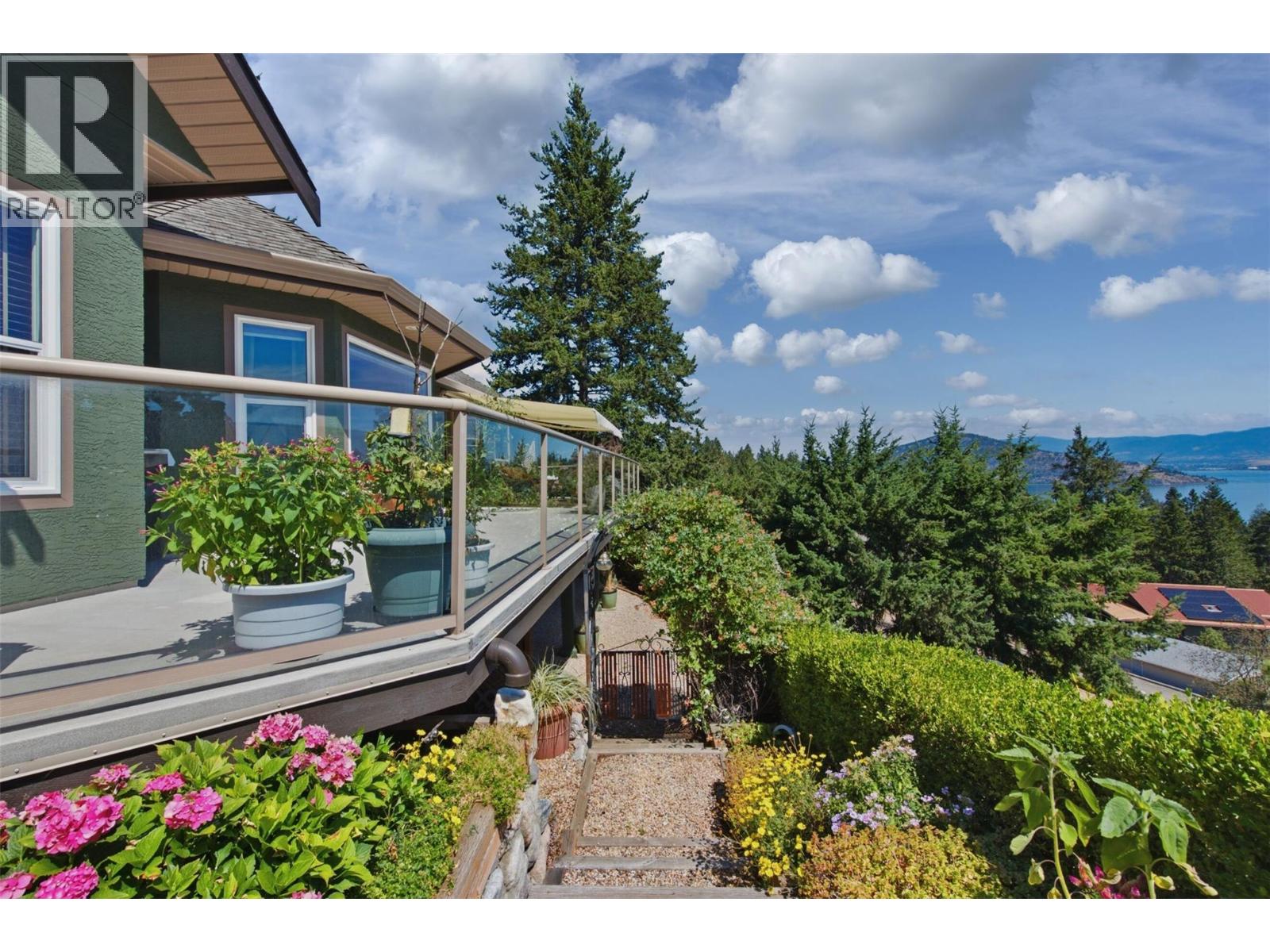 594 Mountain Drive, Vernon, British Columbia  V1H 2B7 - Photo 39 - 10395204