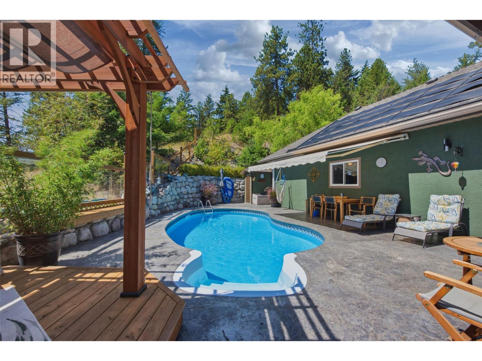 594 Mountain Drive, Vernon, British Columbia  V1H 2B7 - Photo 4 - 10395204