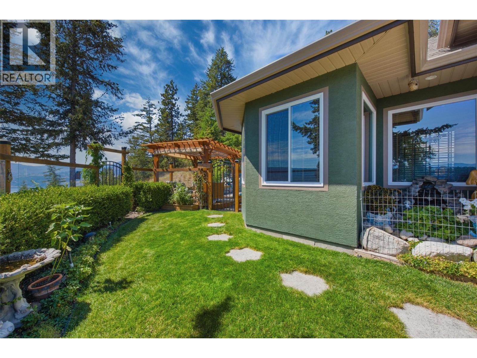 594 Mountain Drive, Vernon, British Columbia  V1H 2B7 - Photo 41 - 10395204
