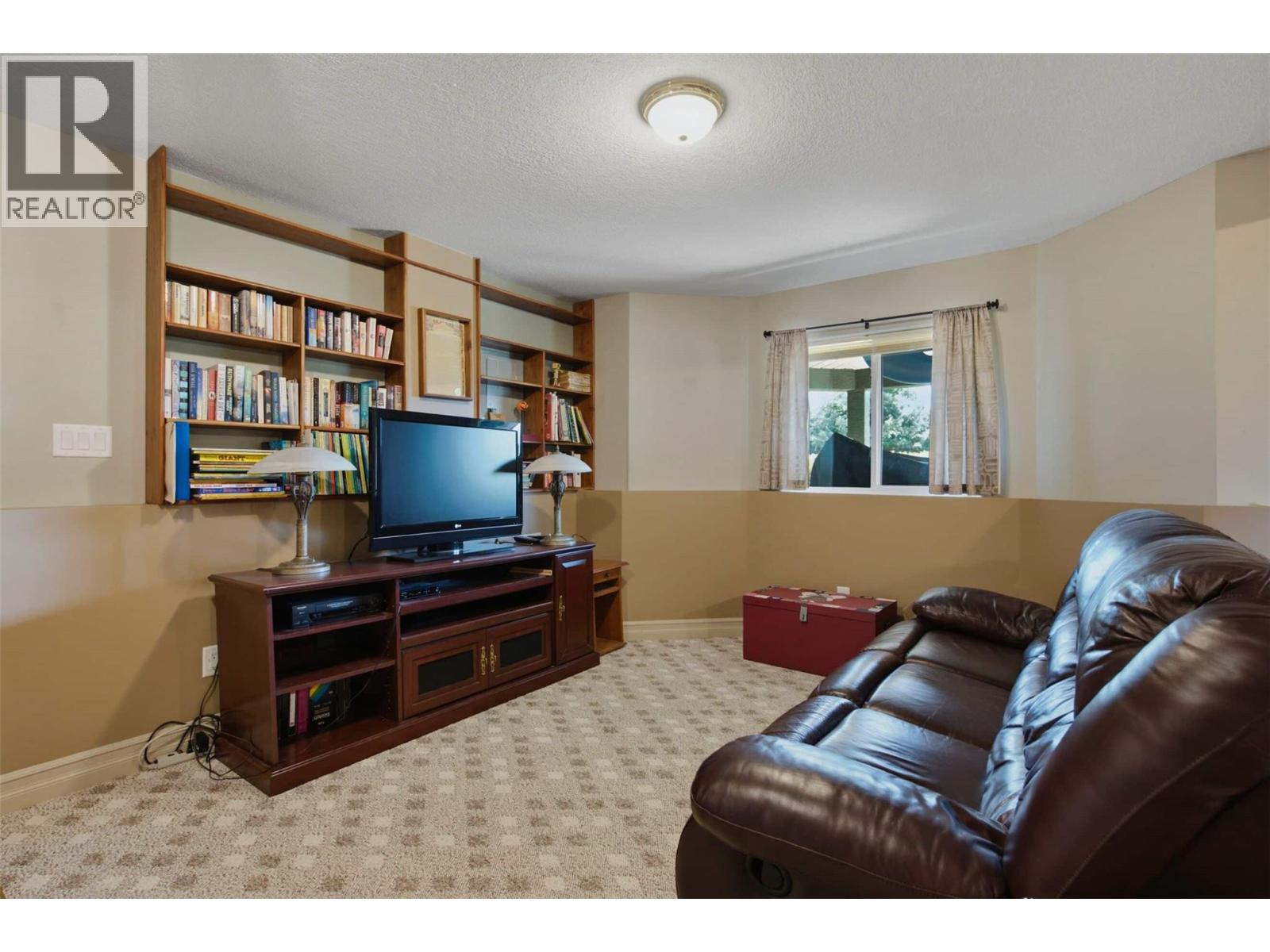 594 Mountain Drive, Vernon, British Columbia  V1H 2B7 - Photo 44 - 10395204
