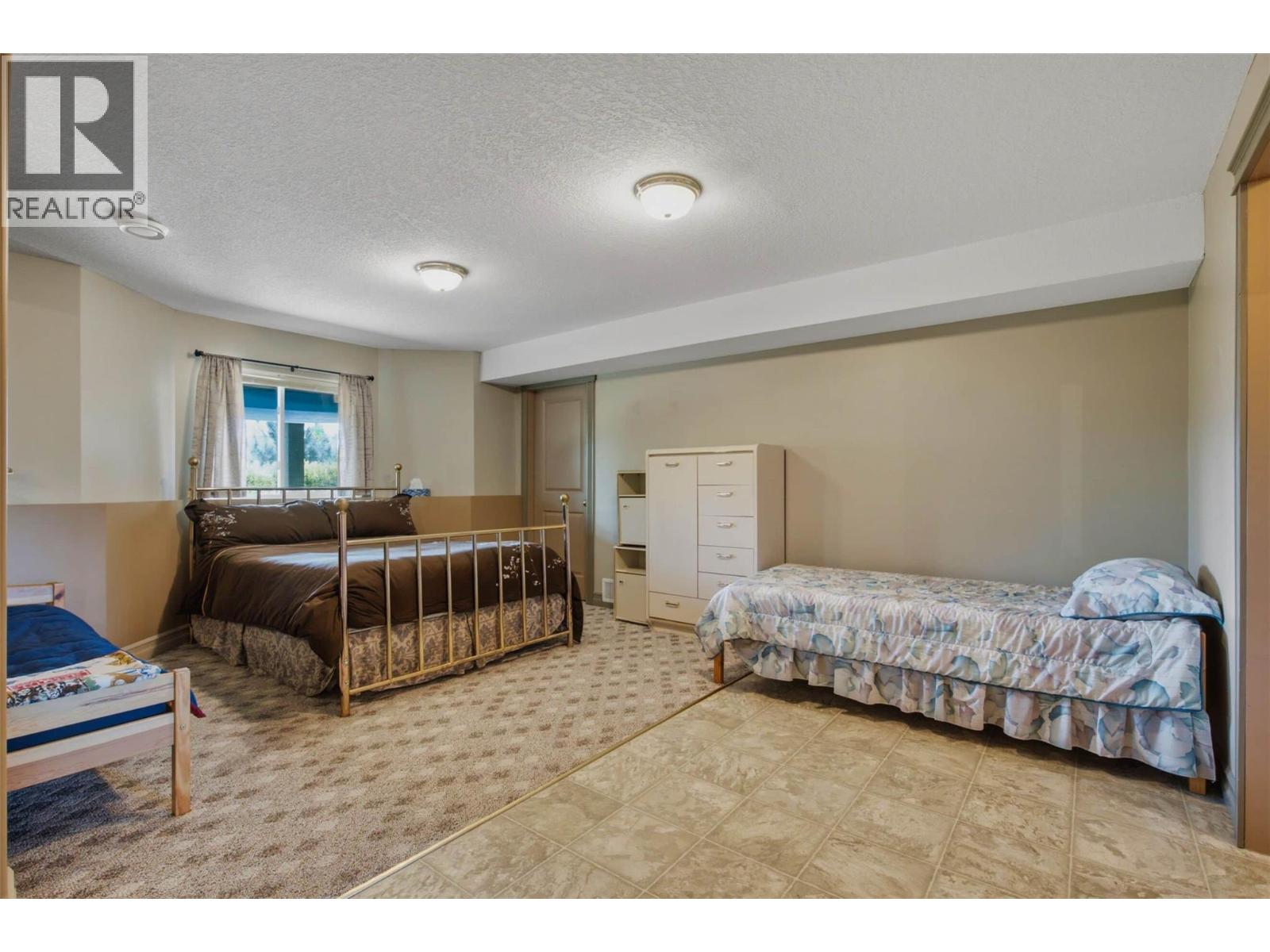 594 Mountain Drive, Vernon, British Columbia  V1H 2B7 - Photo 45 - 10395204