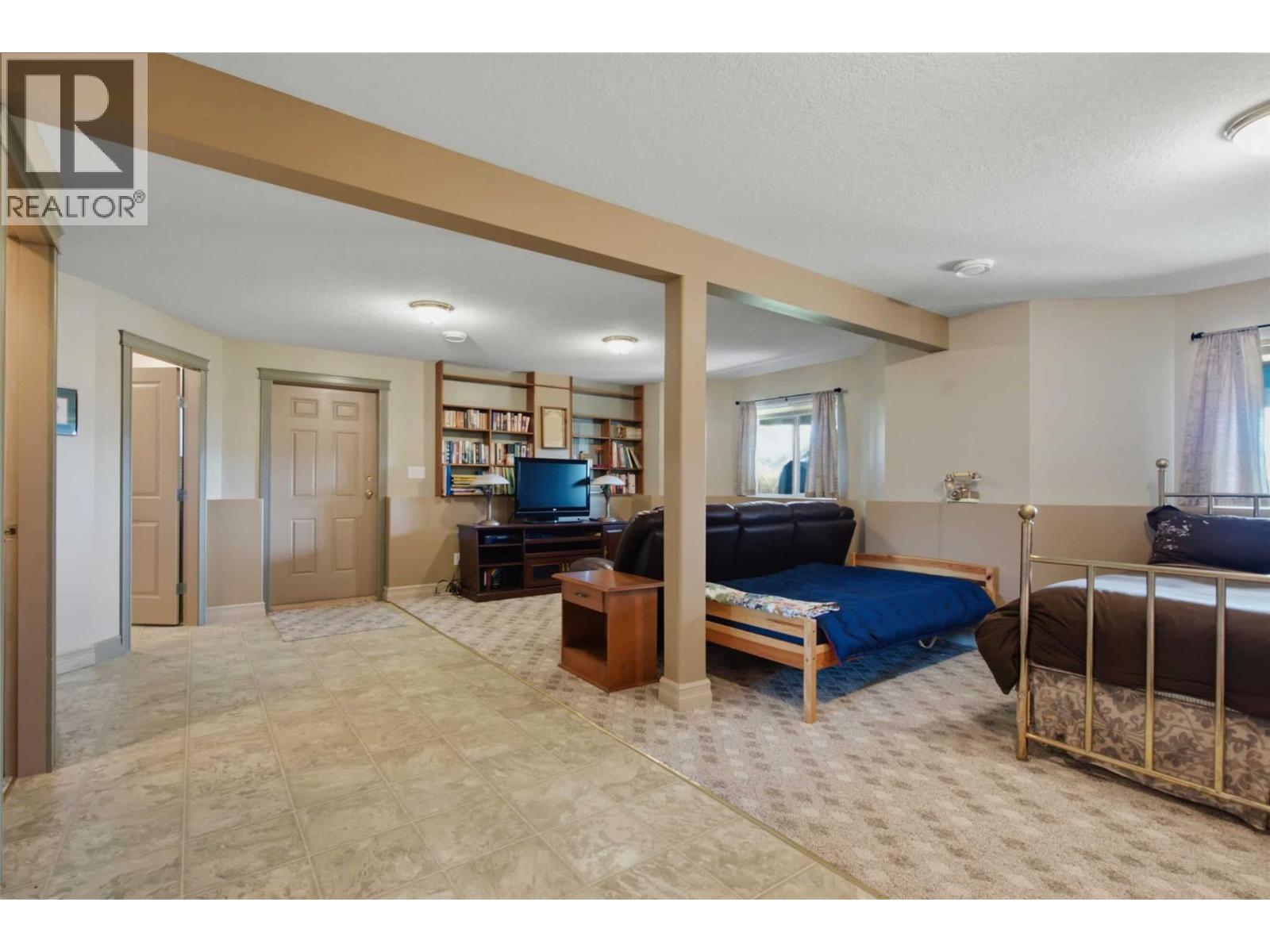 594 Mountain Drive, Vernon, British Columbia  V1H 2B7 - Photo 46 - 10395204