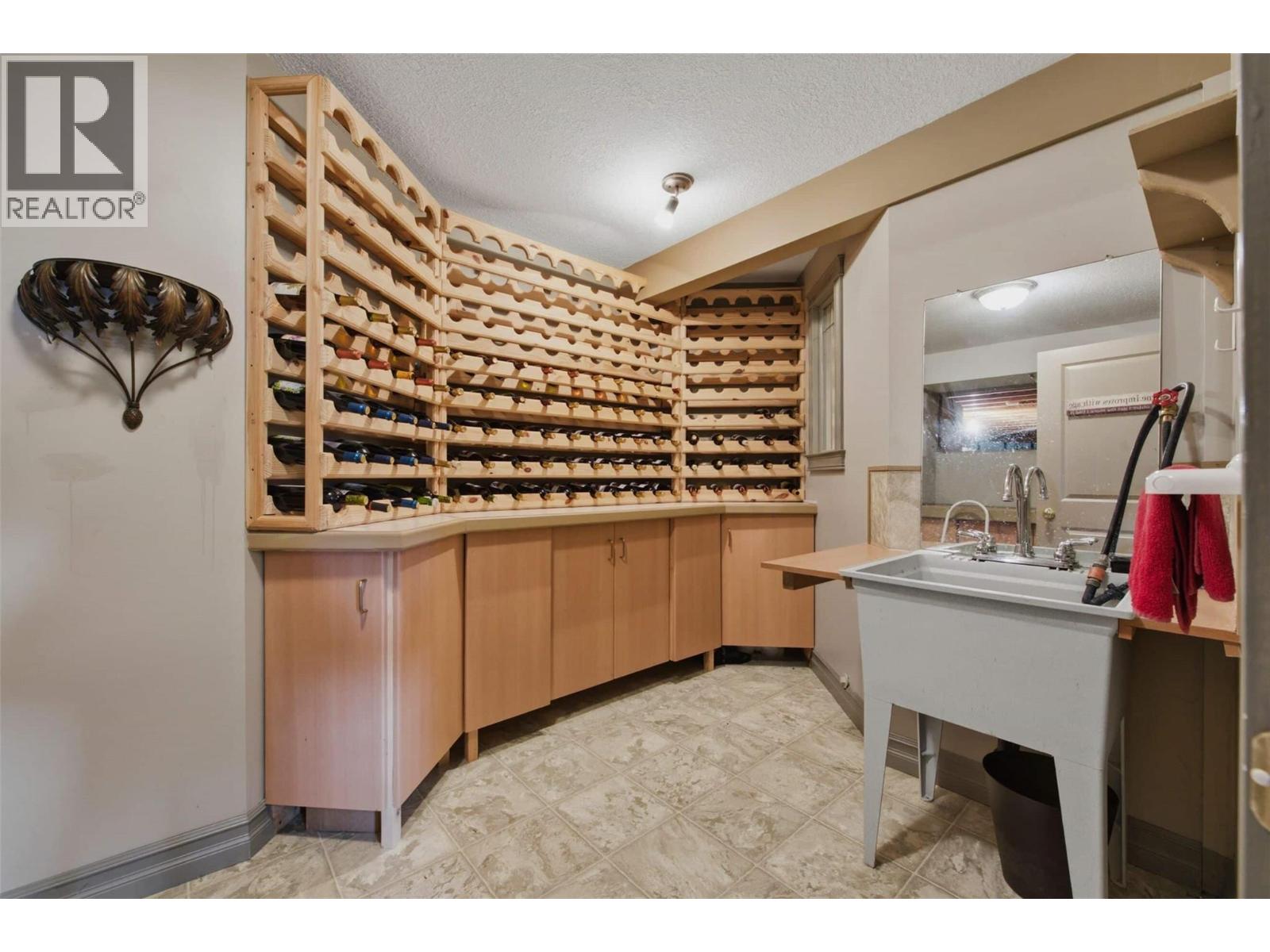594 Mountain Drive, Vernon, British Columbia  V1H 2B7 - Photo 48 - 10395204