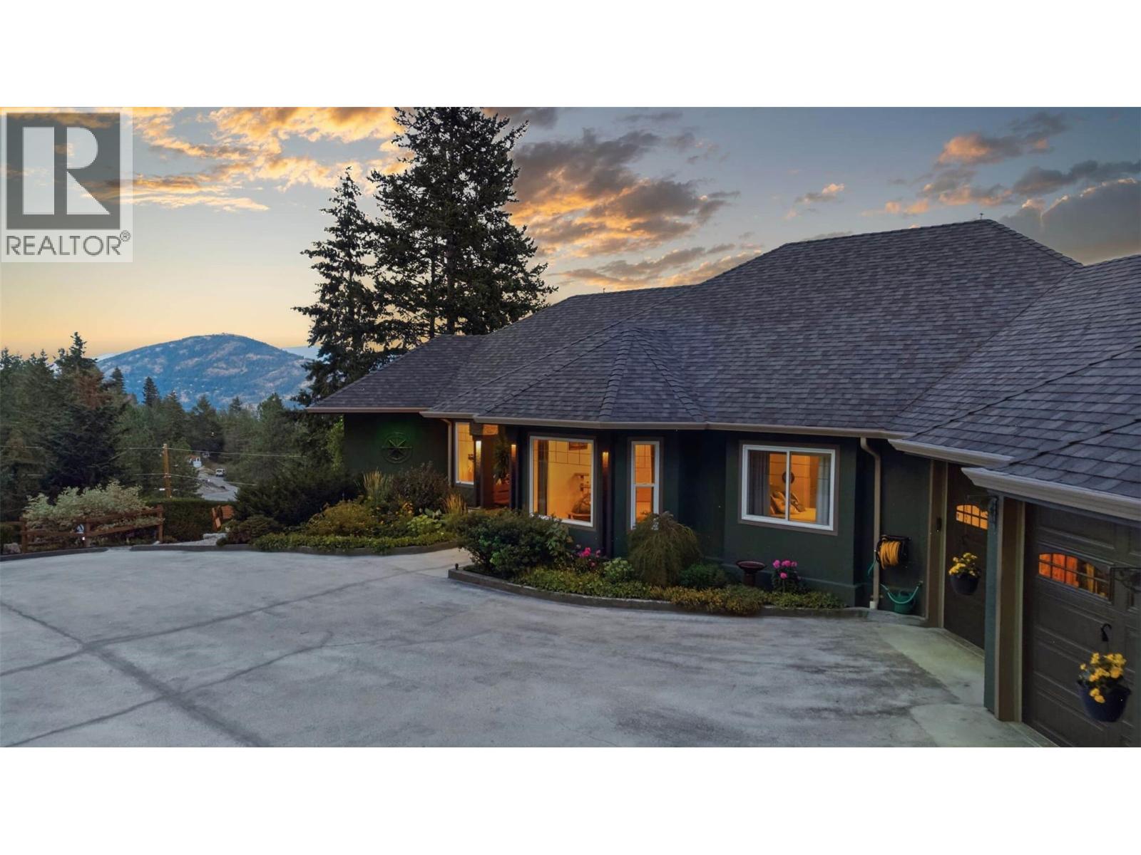 594 Mountain Drive, Vernon, British Columbia  V1H 2B7 - Photo 57 - 10395204
