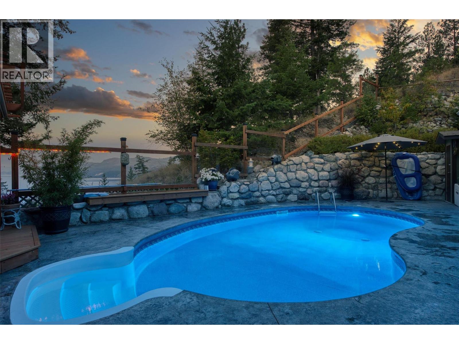 594 Mountain Drive, Vernon, British Columbia  V1H 2B7 - Photo 6 - 10395204