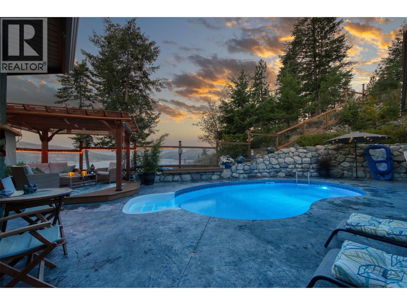 594 Mountain Drive, Vernon, British Columbia  V1H 2B7 - Photo 62 - 10395204