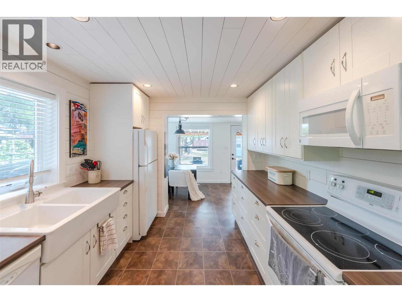 9705 Sargeant Street, Summerland, British Columbia  V0H 1Z3 - Photo 2 - 10396517