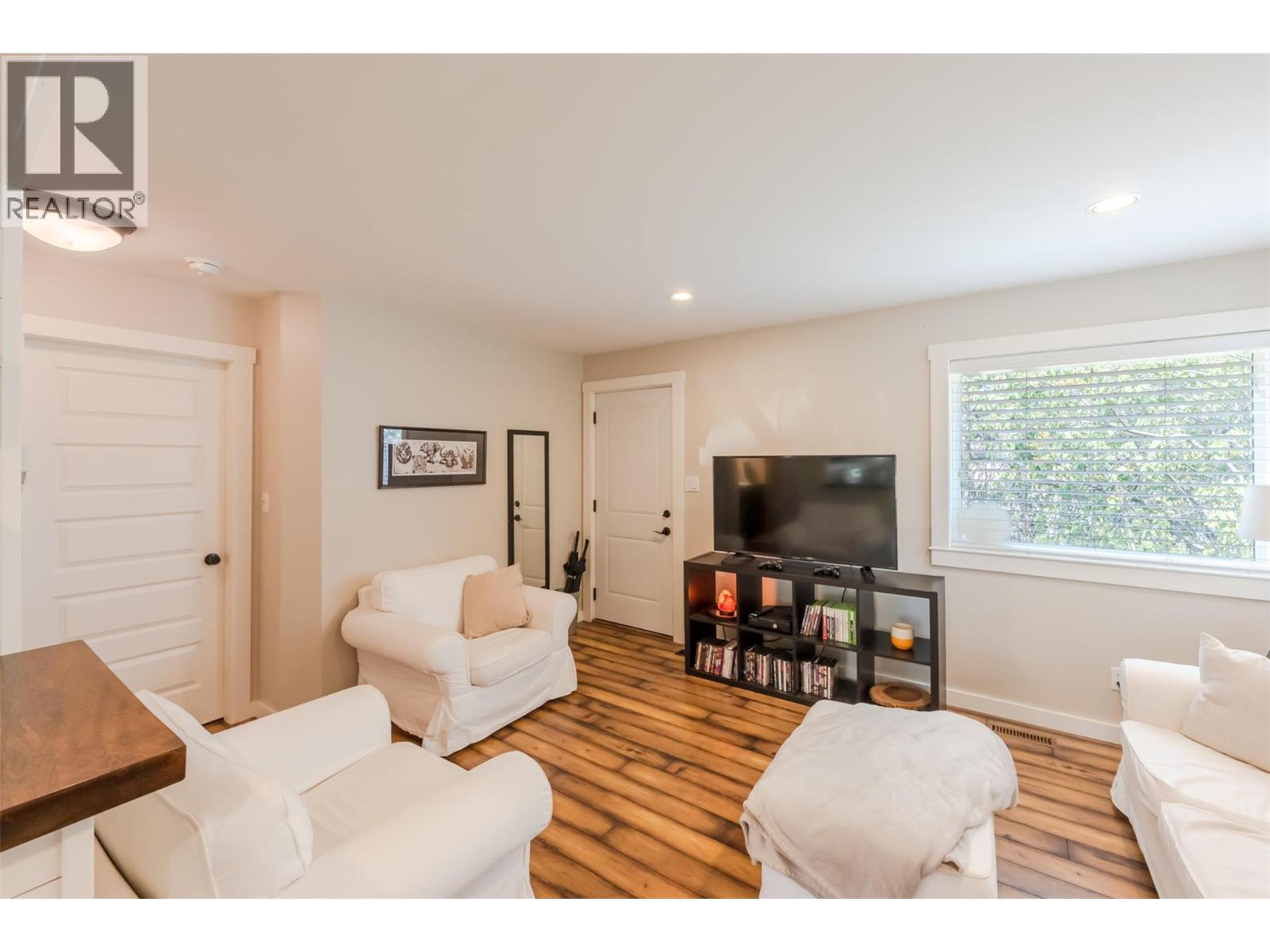 9705 Sargeant Street, Summerland, British Columbia  V0H 1Z3 - Photo 8 - 10396517