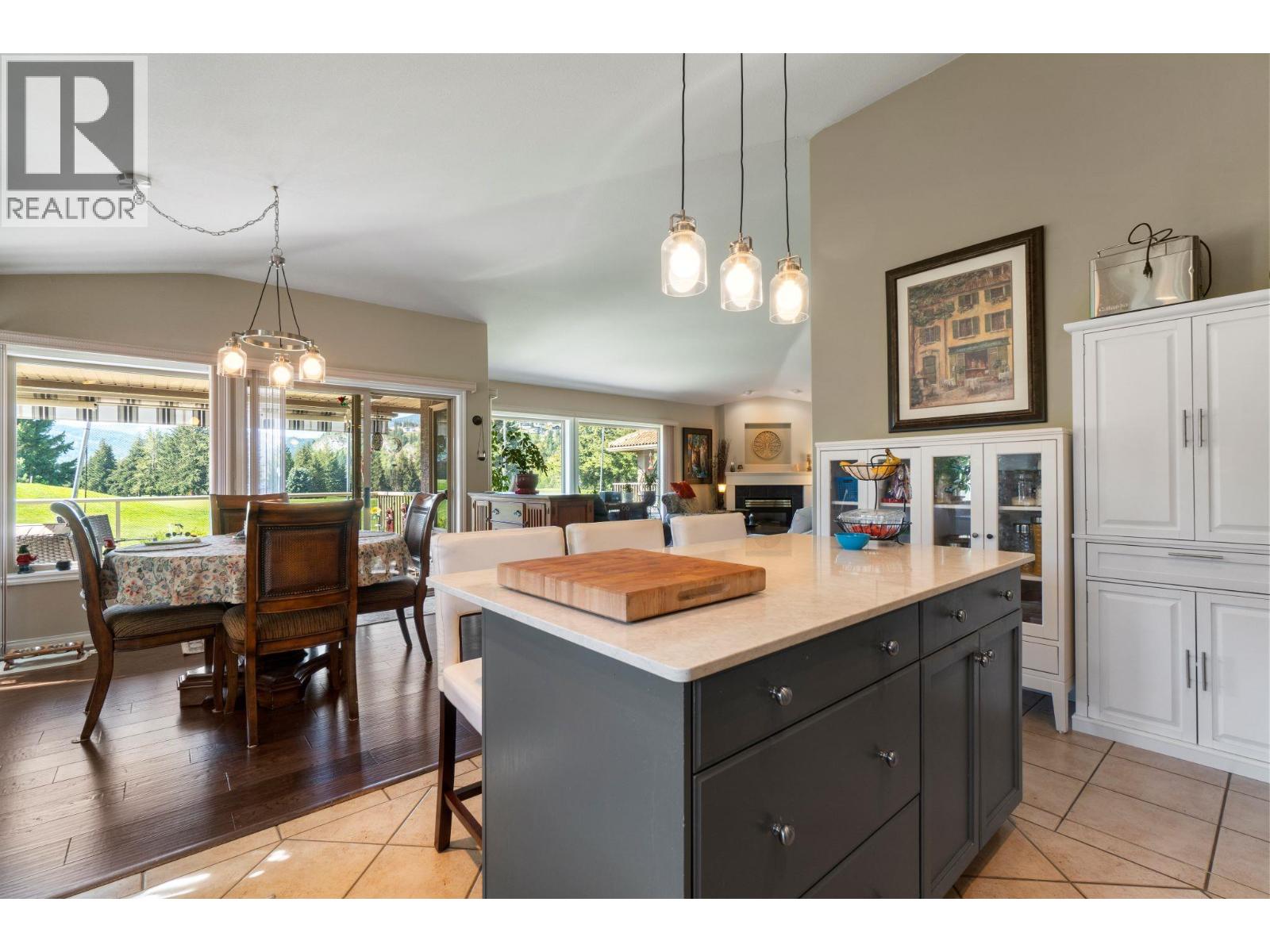 2550 Golf Course Drive Unit# 11, Blind Bay, British Columbia  V0E 1H1 - Photo 13 - 10396436