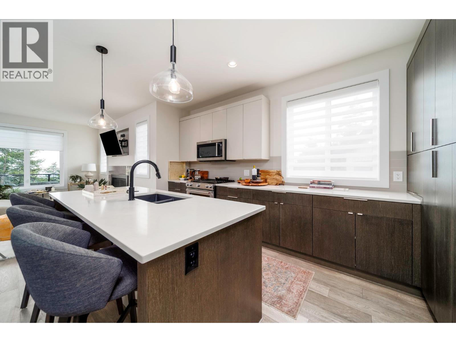 1349 Rocky Point Drive Unit# 2, Kelowna, British Columbia  V1V 0B5 - Photo 3 - 10396427