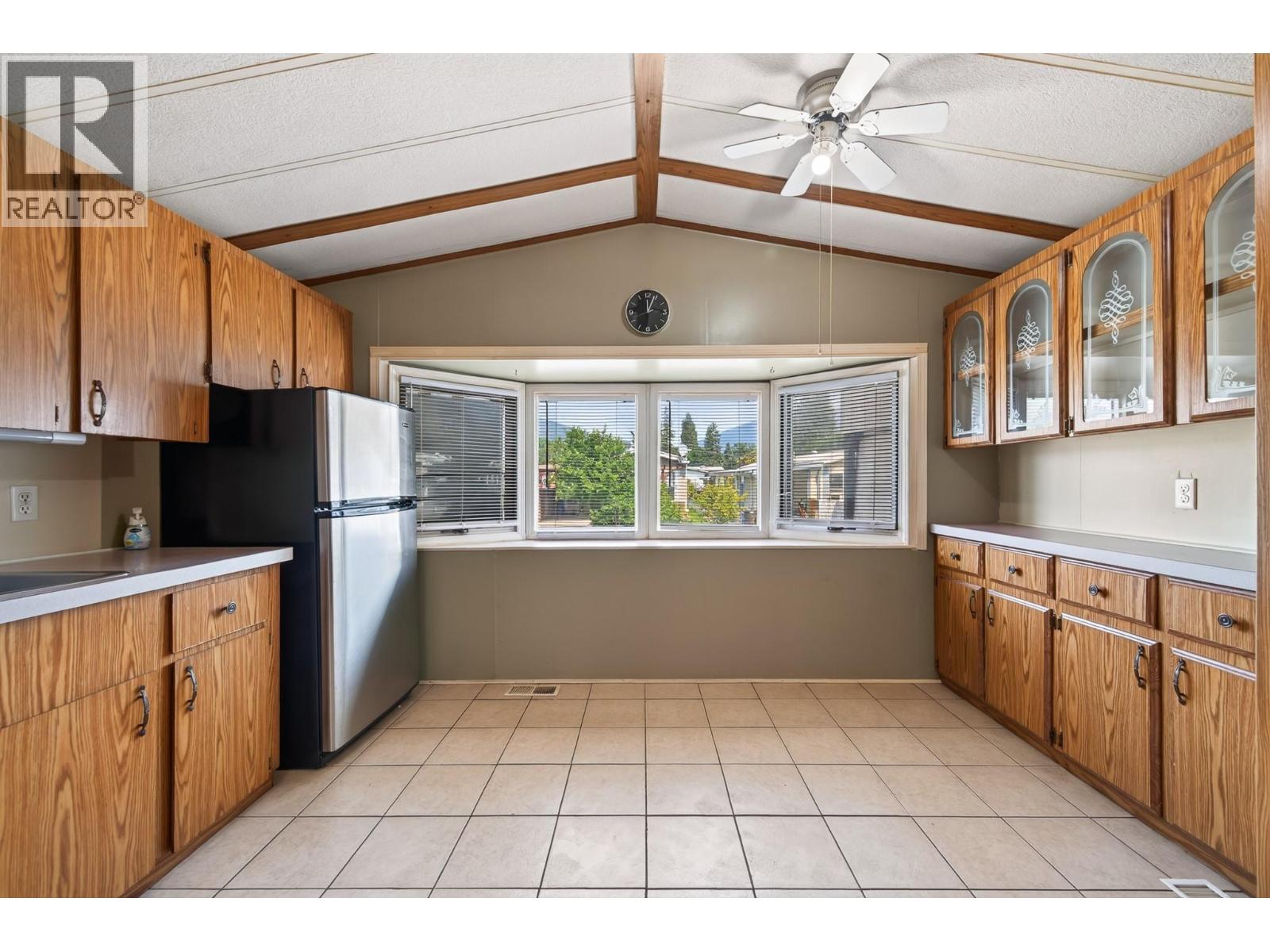 5280 69 Avenue Ne, Salmon Arm, British Columbia  V0E 1K0 - Photo 7 - 10396156