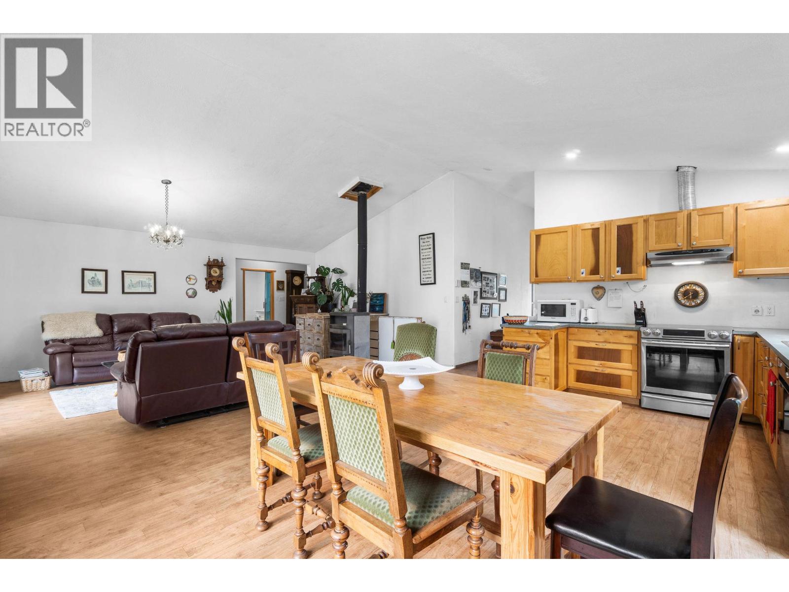 118 Baker Road, Burton, British Columbia  V0G 1R0 - Photo 10 - 10396418