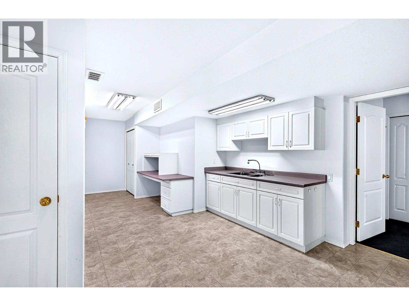1575 Springhill Drive Unit# 31, Kamloops, British Columbia  V2E 2N9 - Photo 30 - 10396505