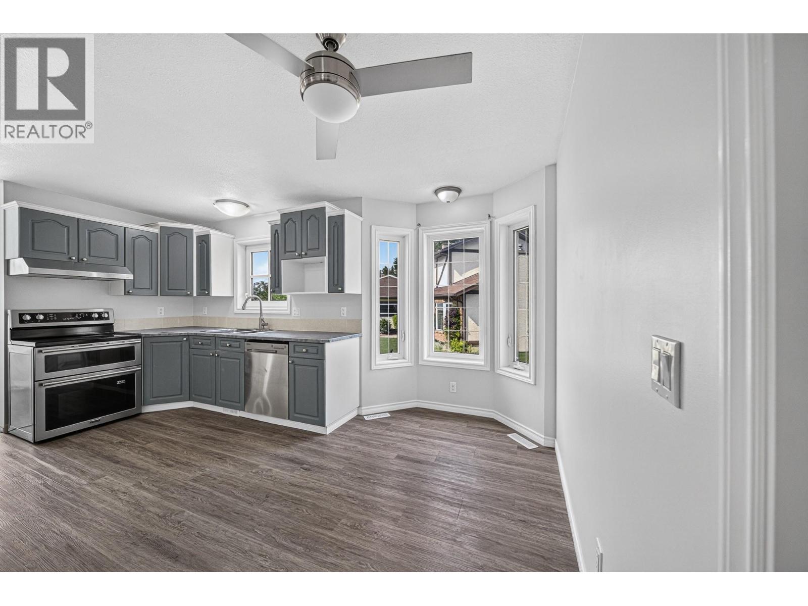 1255 Valley View Drive, Sparwood, British Columbia  V0B 2G2 - Photo 4 - 10395860