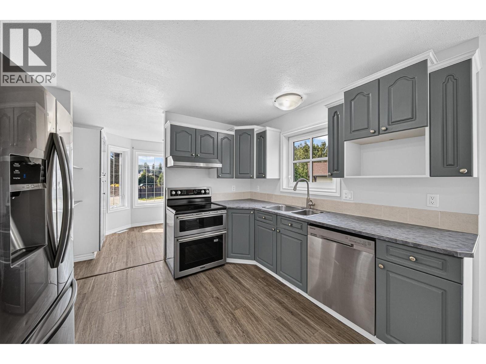 1255 Valley View Drive, Sparwood, British Columbia  V0B 2G2 - Photo 5 - 10395860