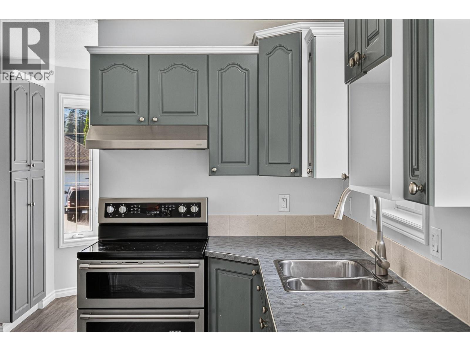 1255 Valley View Drive, Sparwood, British Columbia  V0B 2G2 - Photo 8 - 10395860